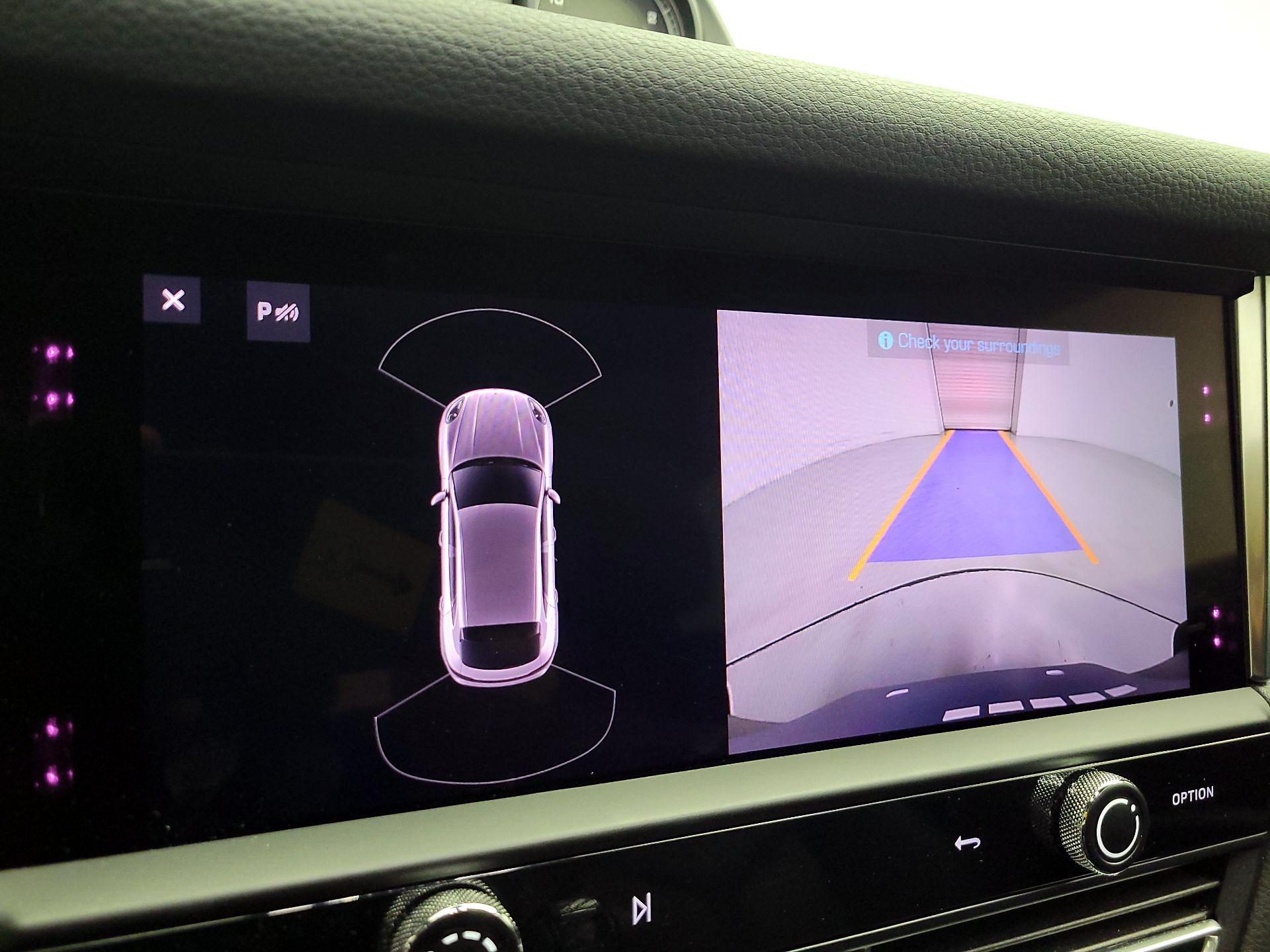 Thumbnail: 2022 Porsche Macan - 14