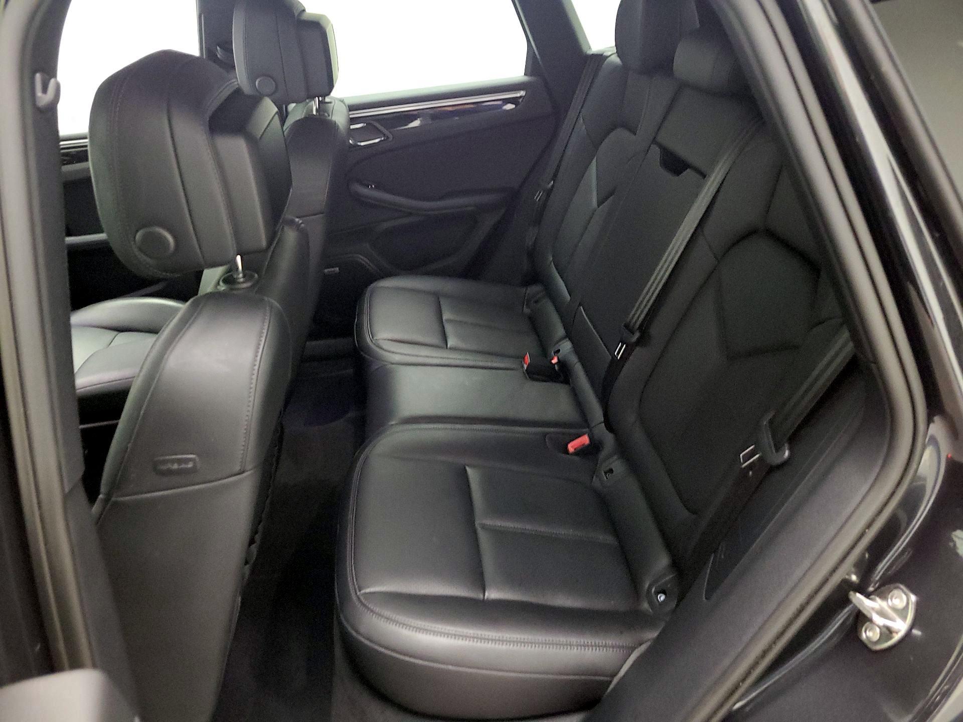 Thumbnail: 2022 Porsche Macan - 19