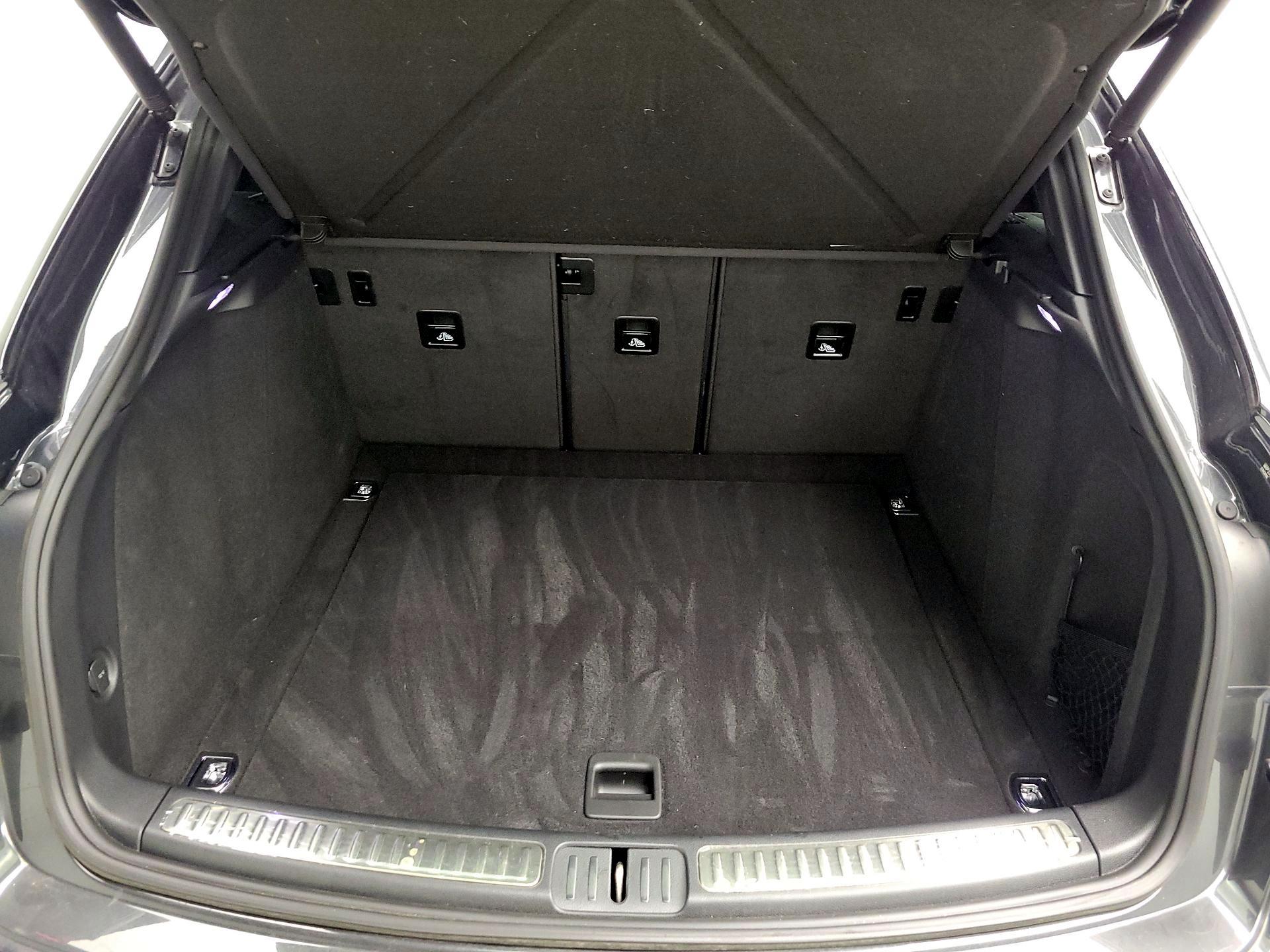 Thumbnail: 2022 Porsche Macan - 20