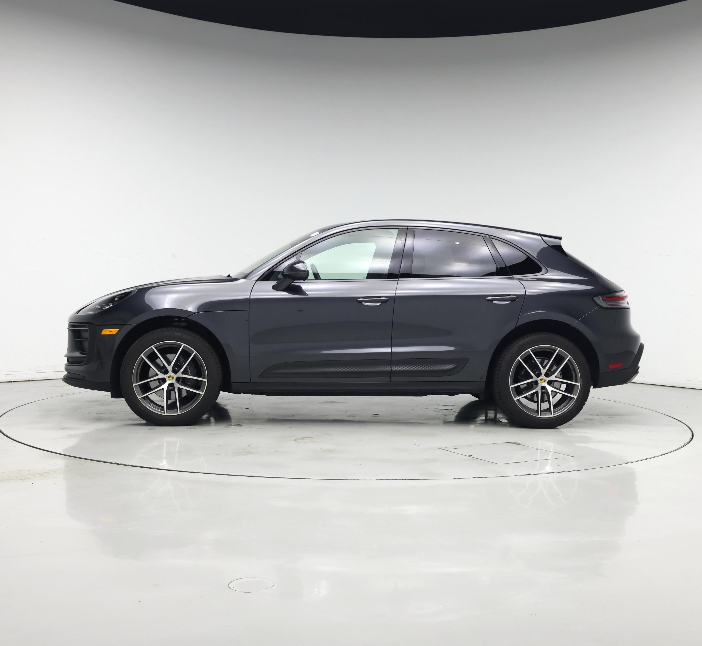 Thumbnail: 2022 Porsche Macan - 3