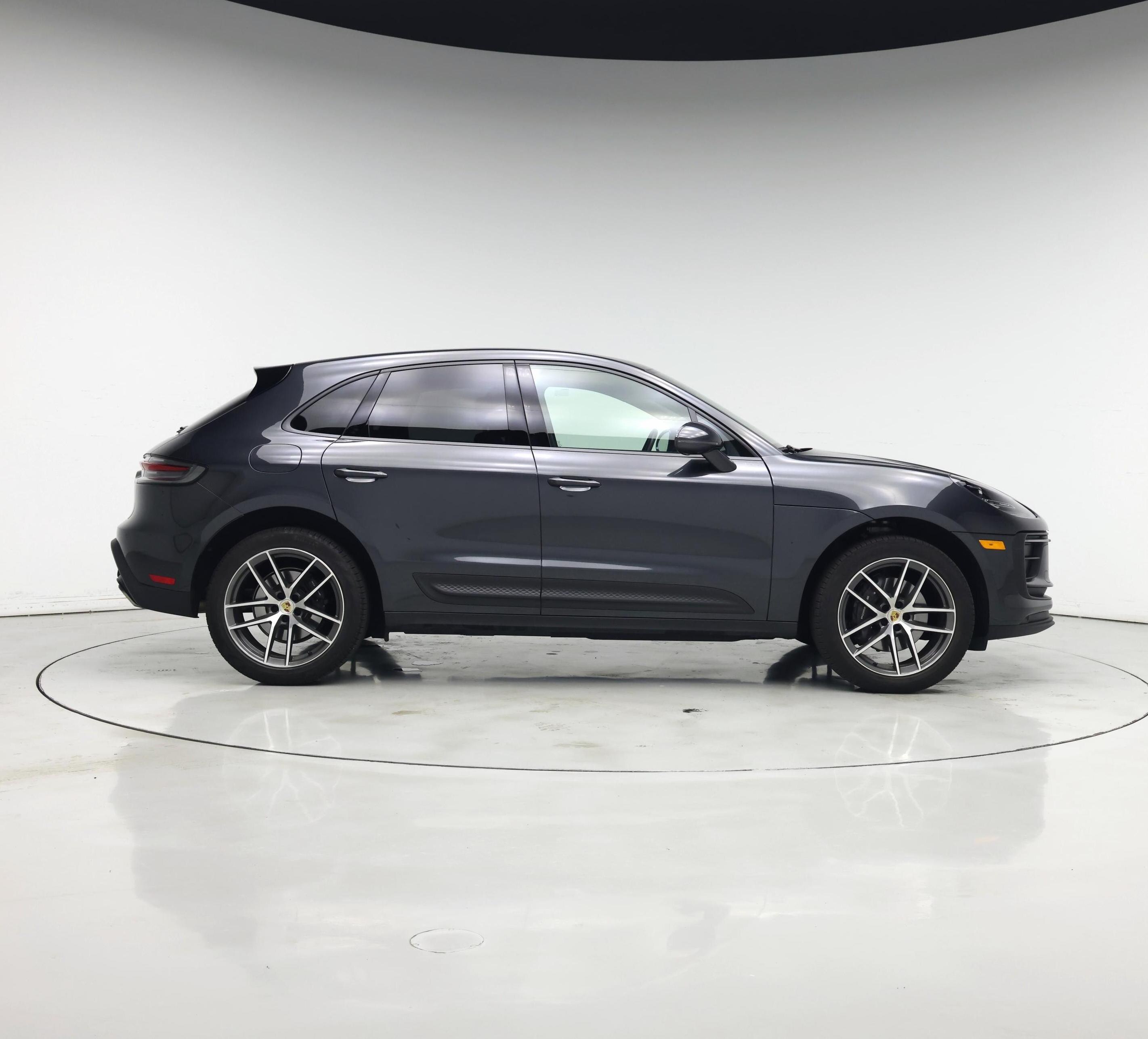 Thumbnail: 2022 Porsche Macan - 7