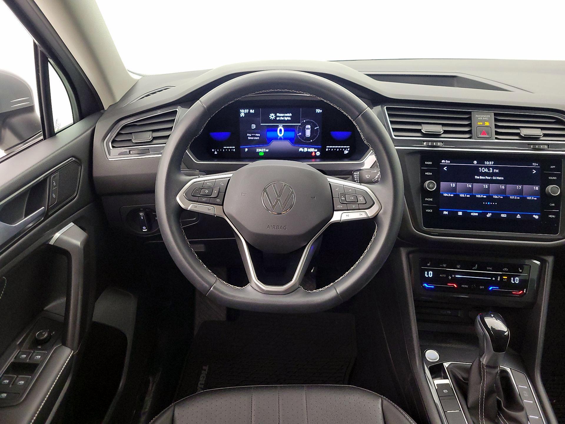 Thumbnail: 2022 Volkswagen Tiguan - 10