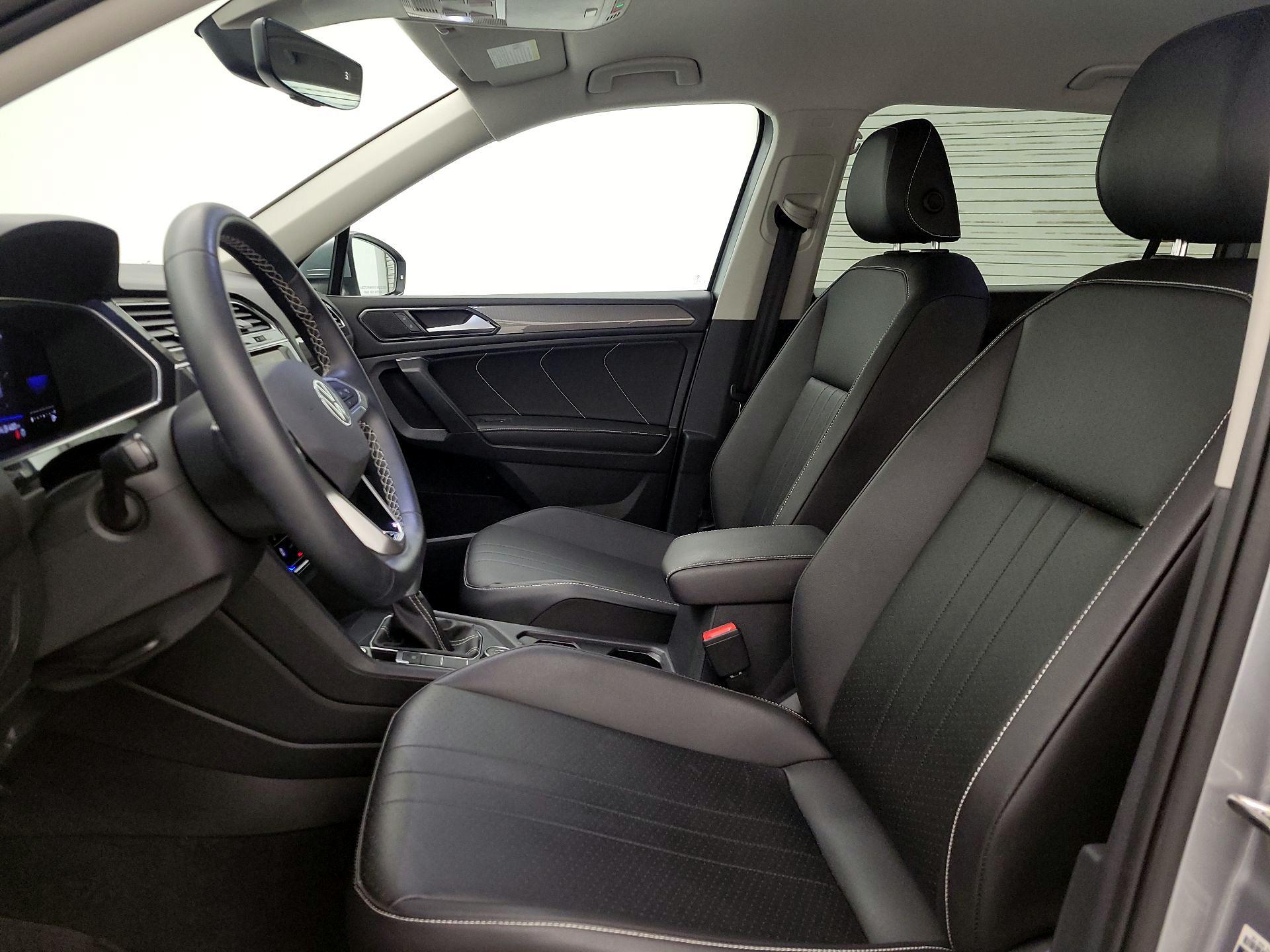 Thumbnail: 2022 Volkswagen Tiguan - 11