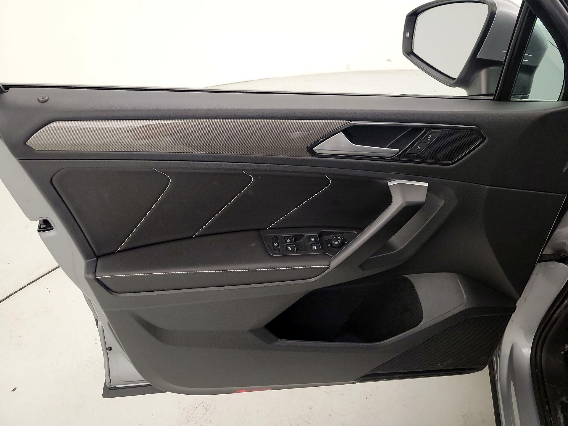 Thumbnail: 2022 Volkswagen Tiguan - 12