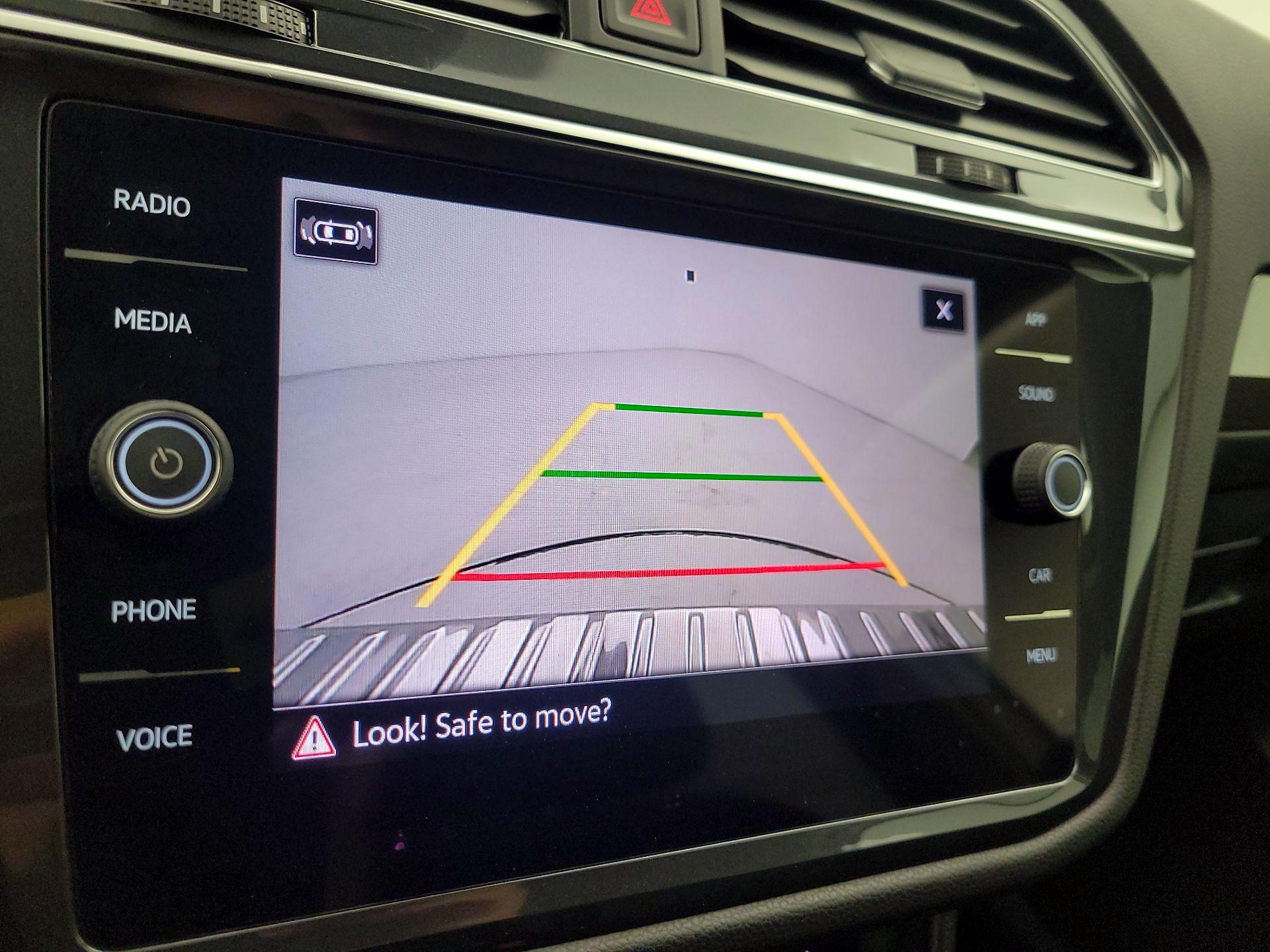 Thumbnail: 2022 Volkswagen Tiguan - 13