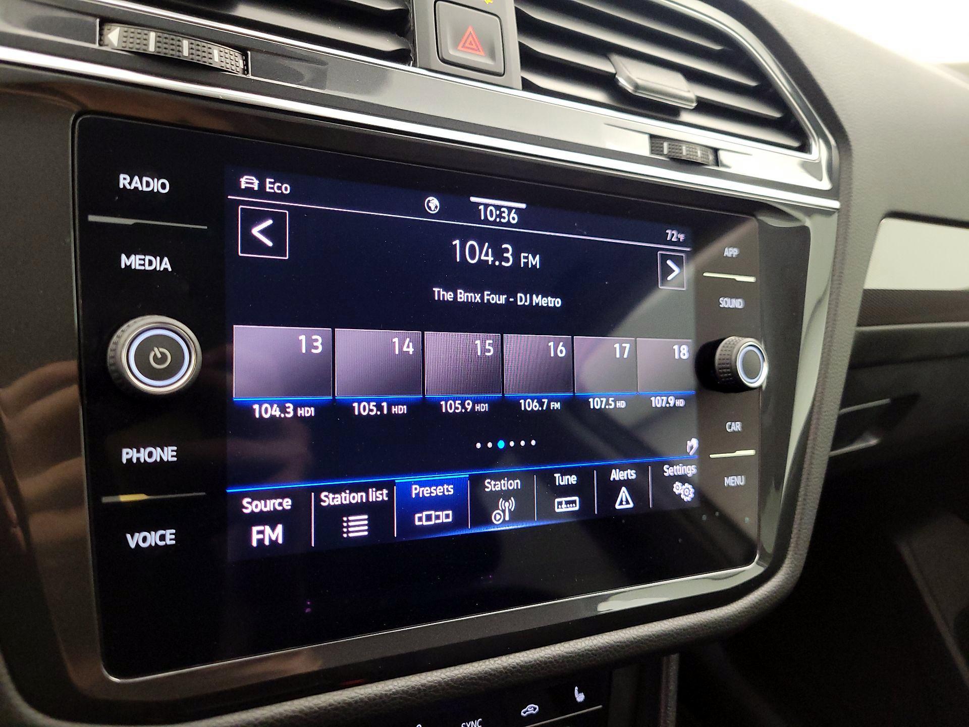 Thumbnail: 2022 Volkswagen Tiguan - 14