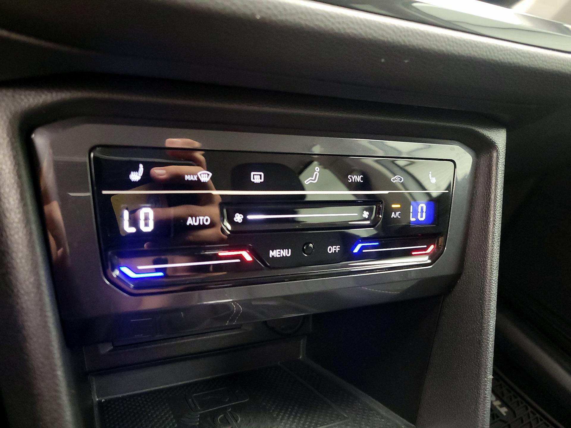 Thumbnail: 2022 Volkswagen Tiguan - 15