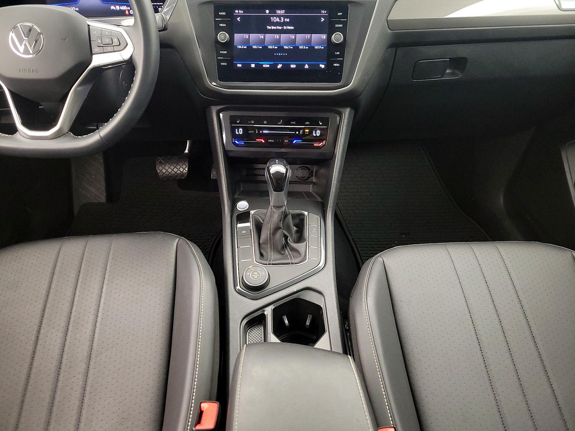 Thumbnail: 2022 Volkswagen Tiguan - 16