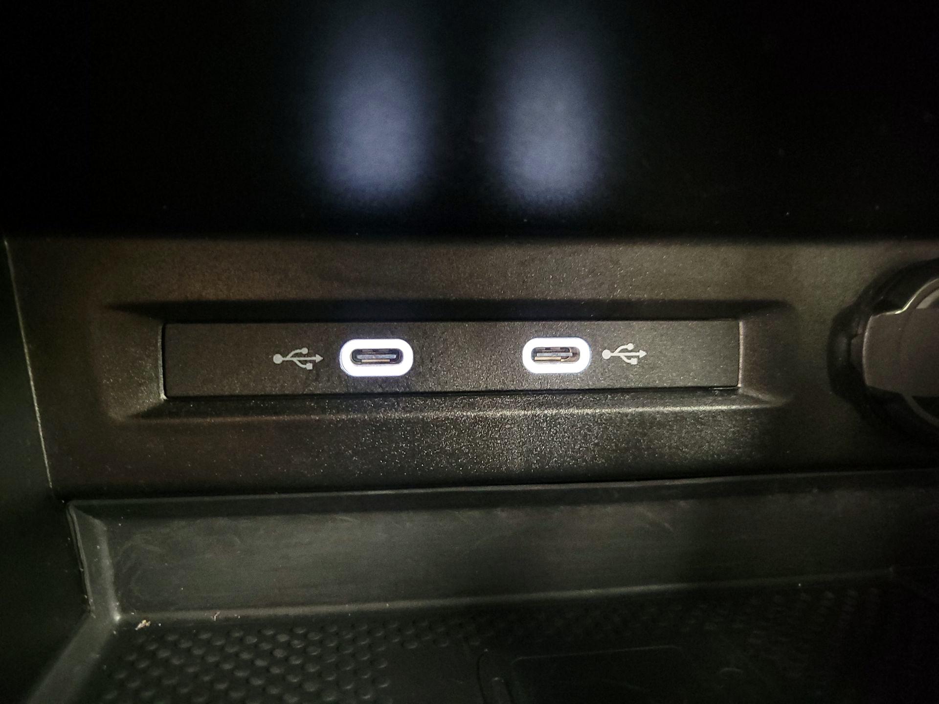 Thumbnail: 2022 Volkswagen Tiguan - 17