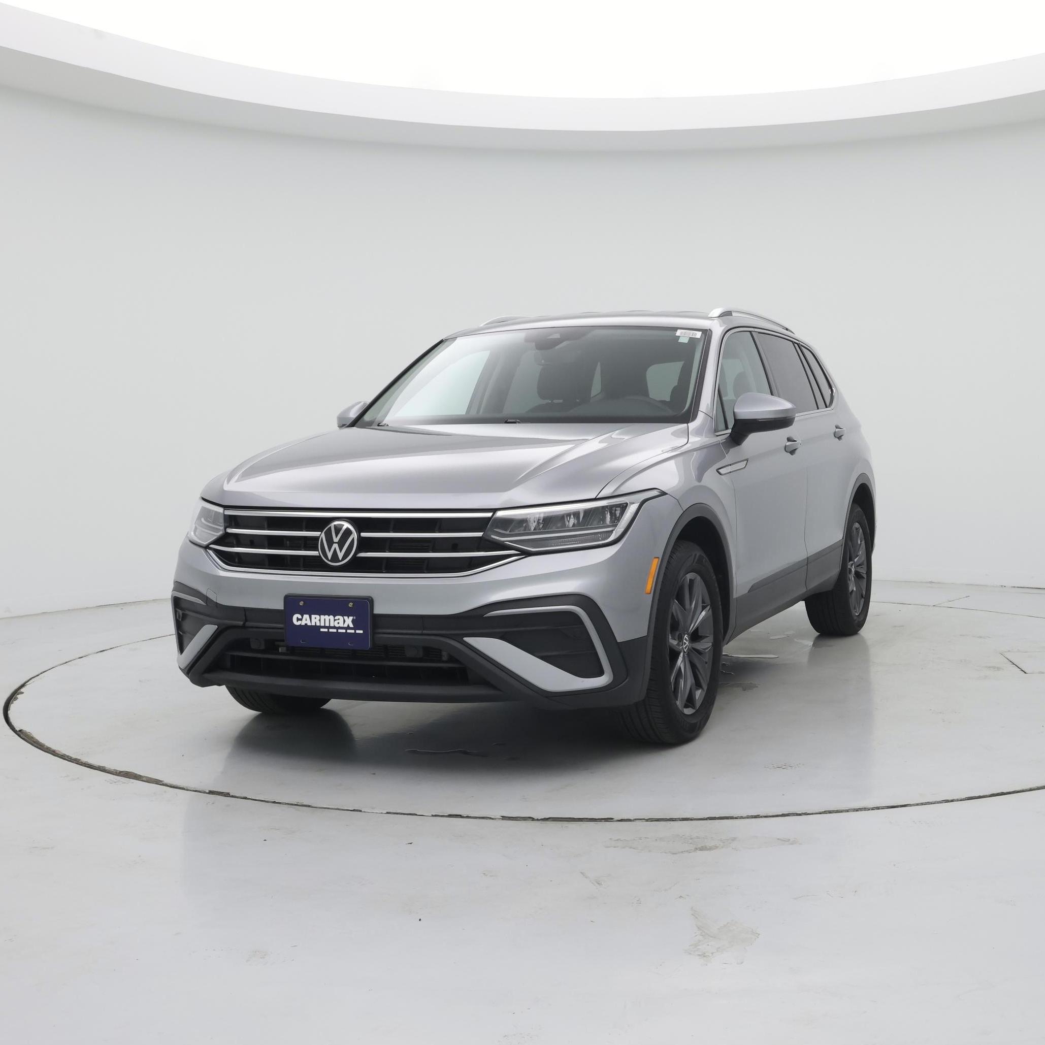 Thumbnail: 2022 Volkswagen Tiguan - 4