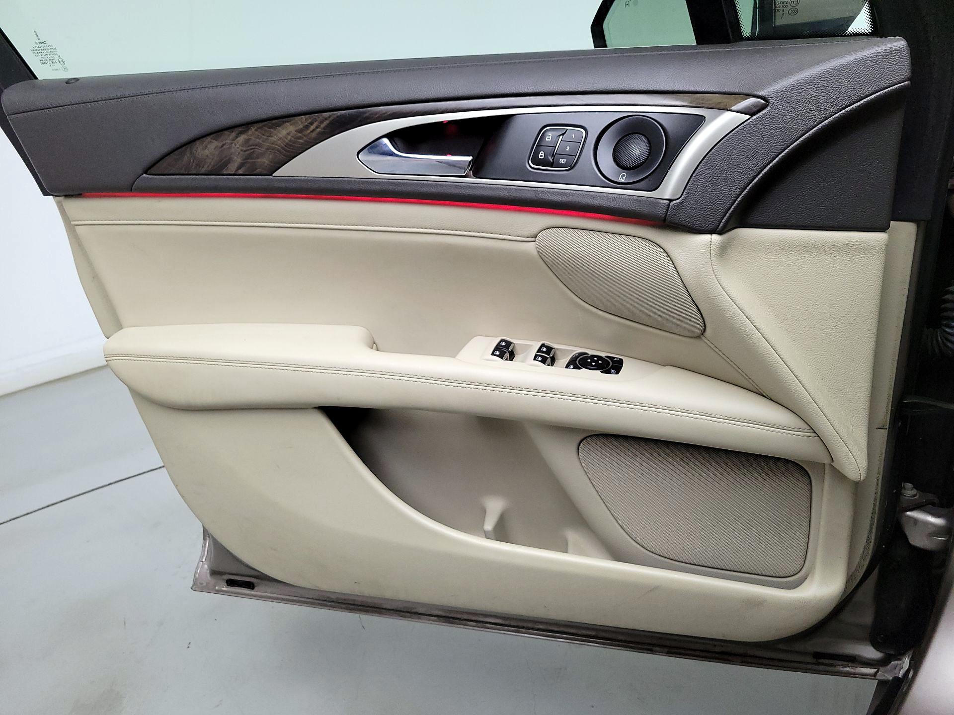 Thumbnail: 2018 Lincoln MKZ - 12