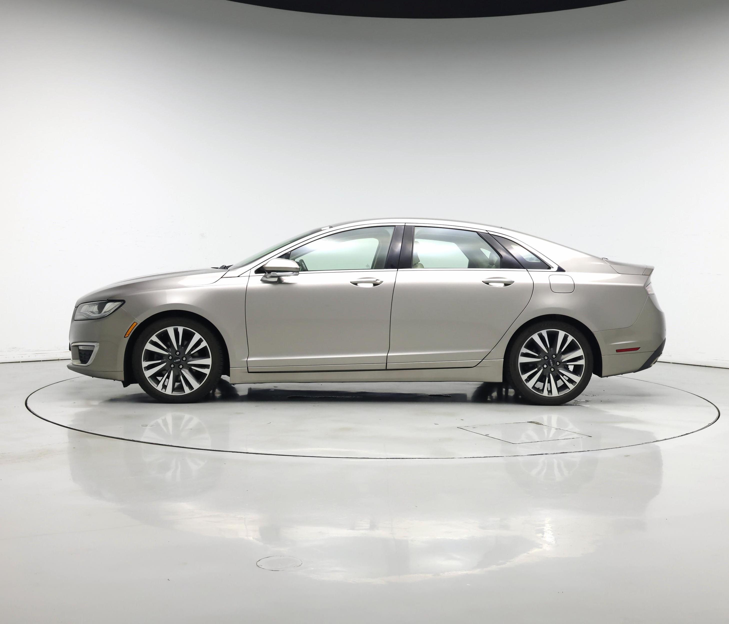 Thumbnail: 2018 Lincoln MKZ - 3