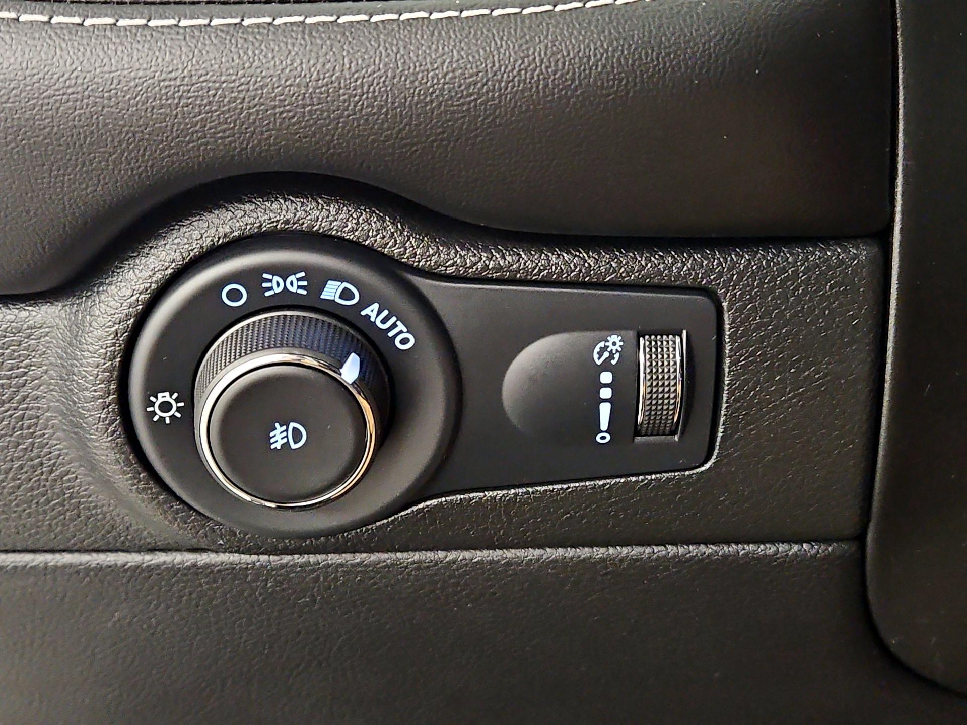 Thumbnail: 2022 Dodge Durango - 13