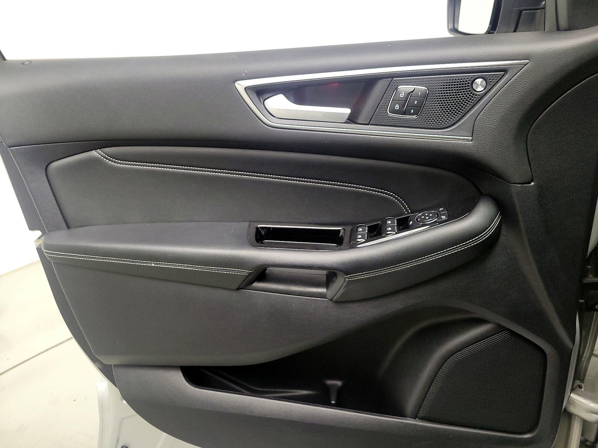 Thumbnail: 2019 Ford Edge - 12