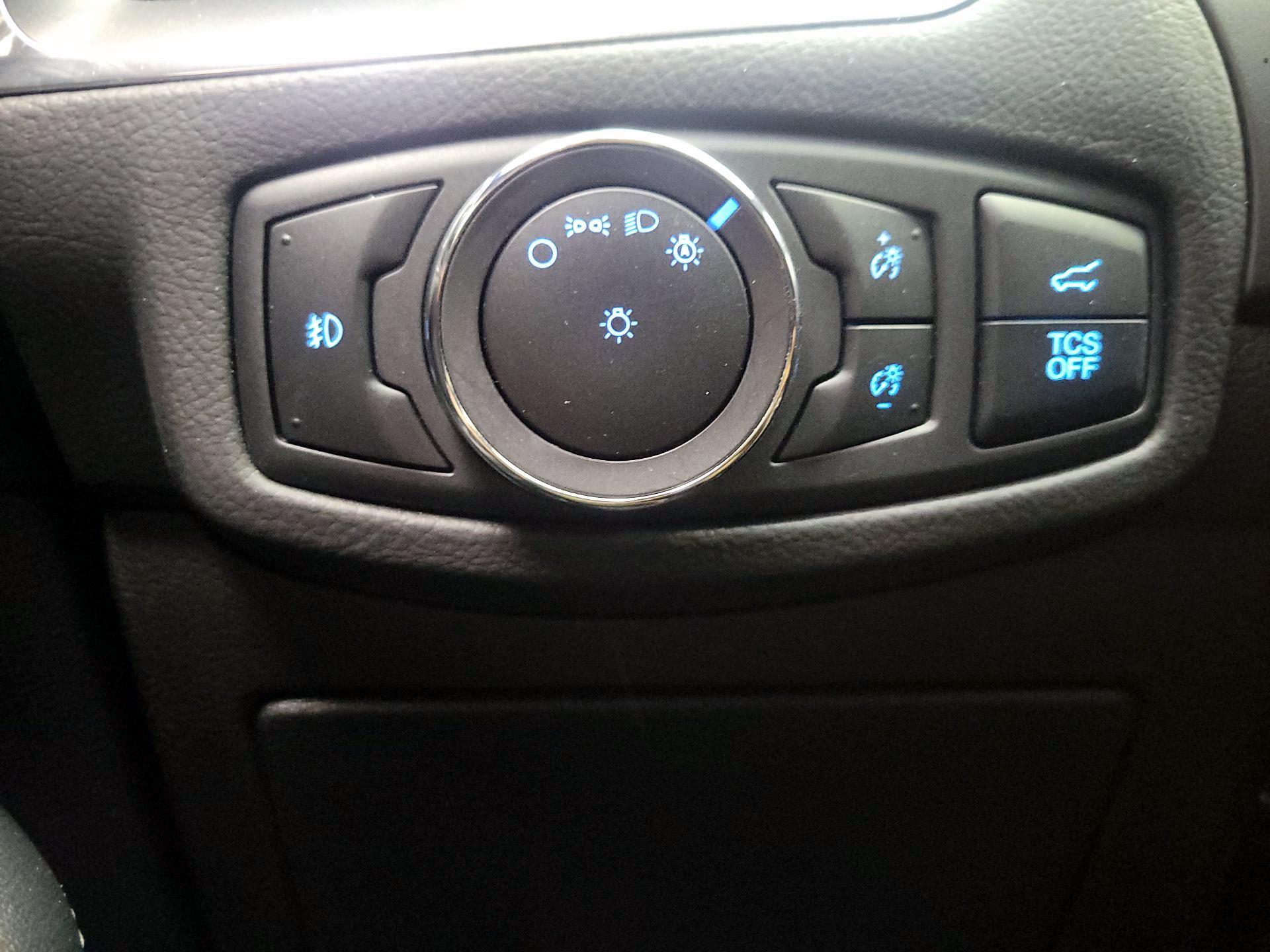 Thumbnail: 2019 Ford Edge - 13