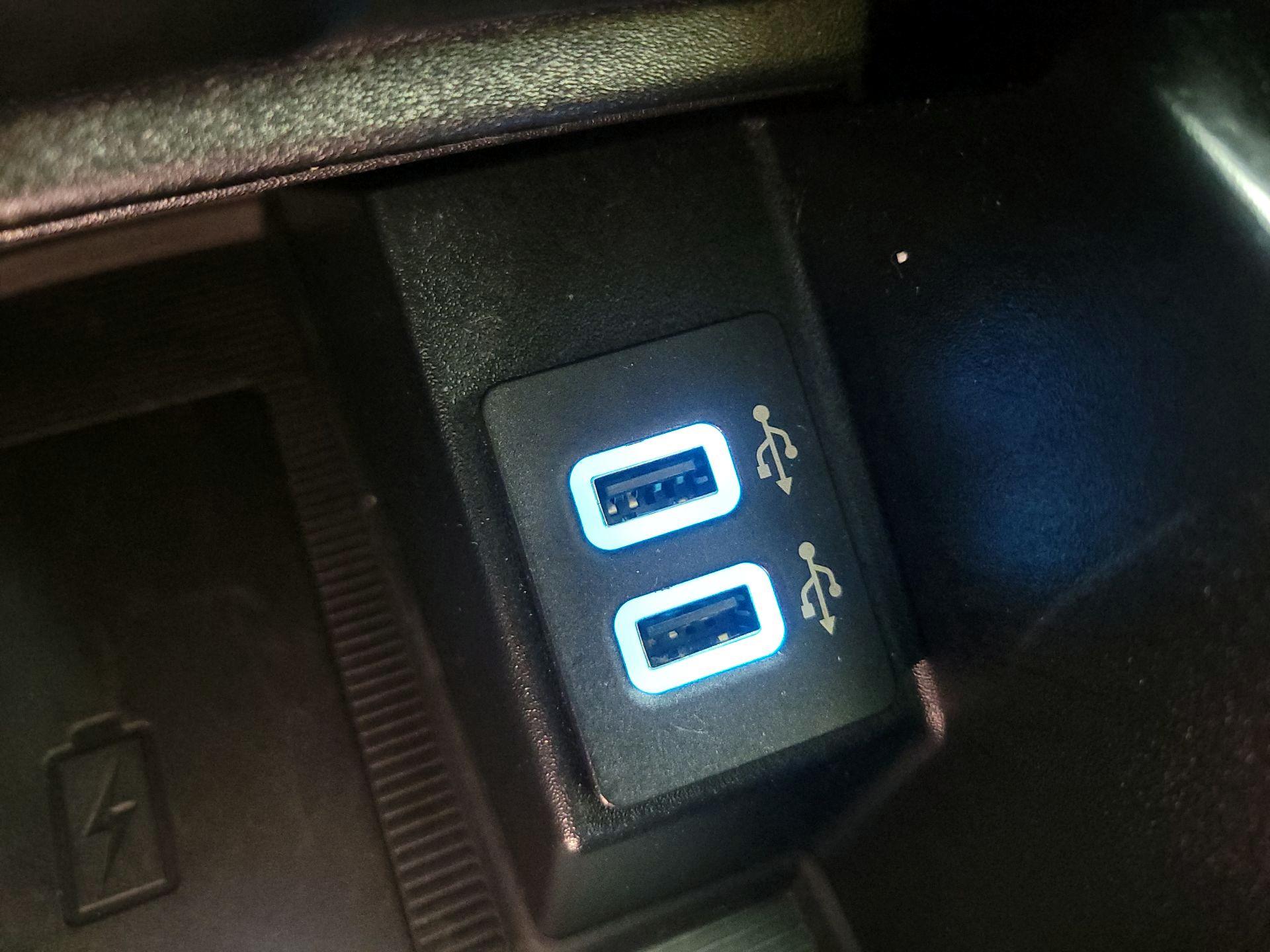 Thumbnail: 2019 Ford Edge - 19