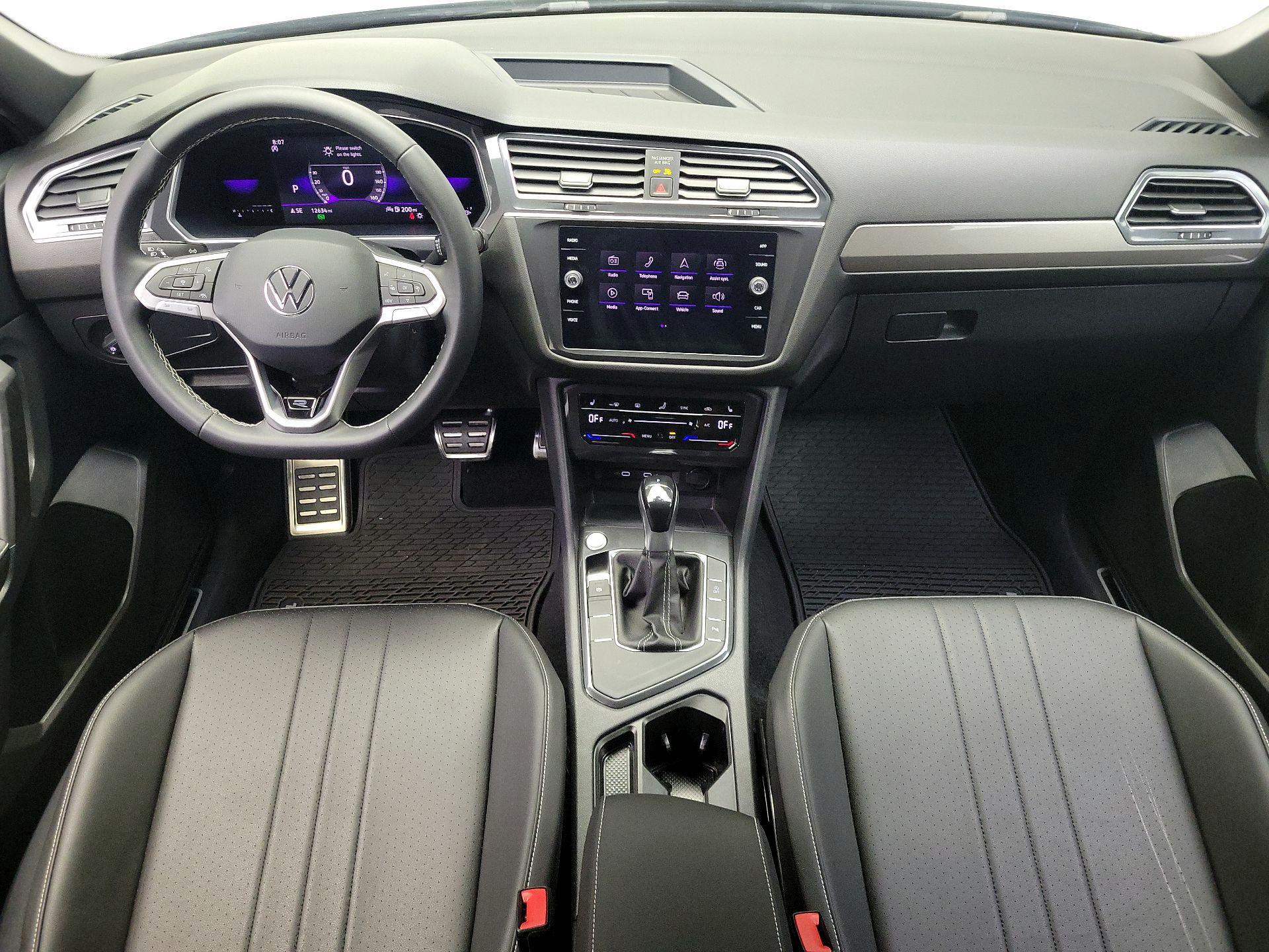 Thumbnail: 2023 Volkswagen Tiguan - 9