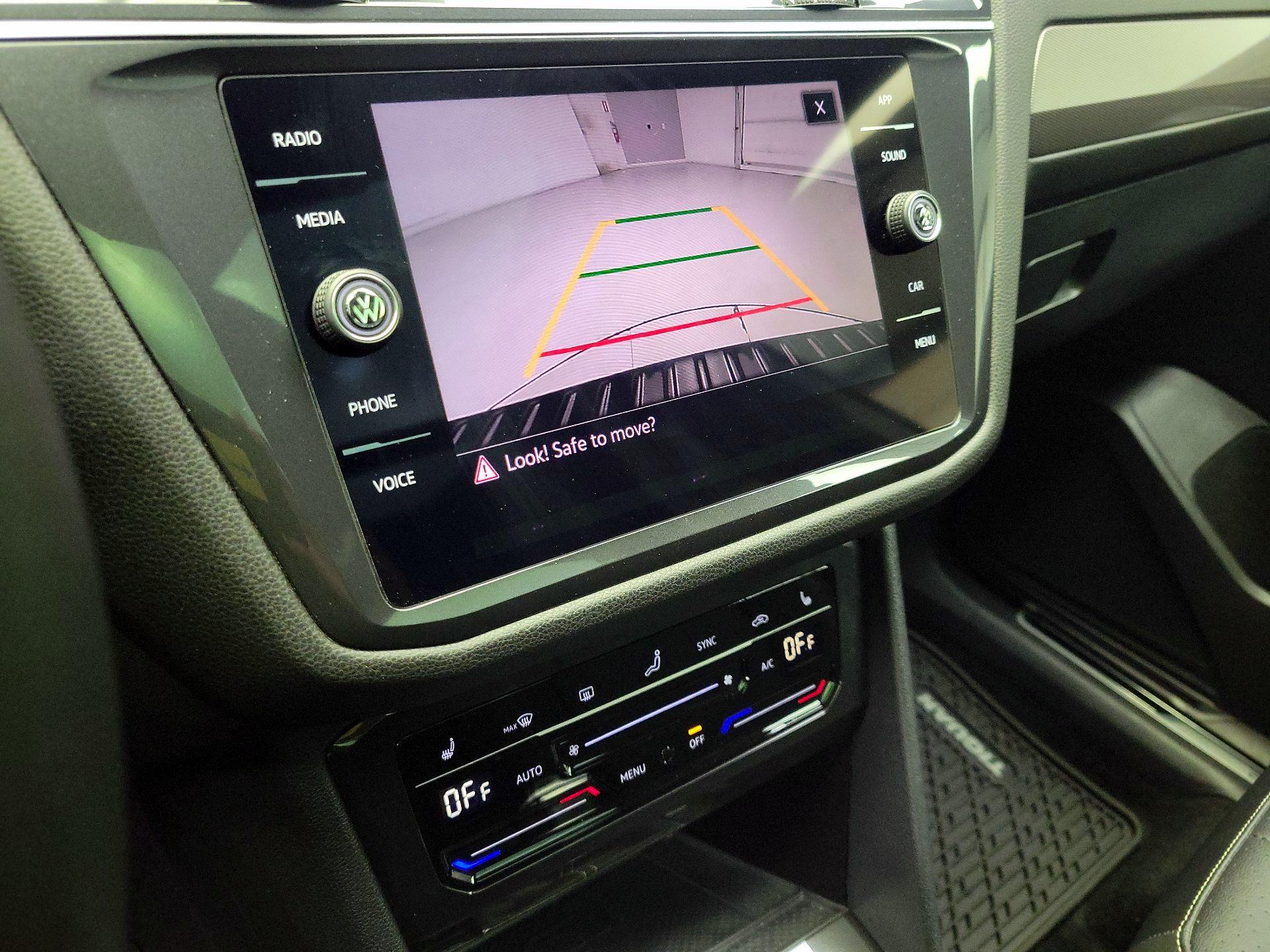 Thumbnail: 2023 Volkswagen Tiguan - 14