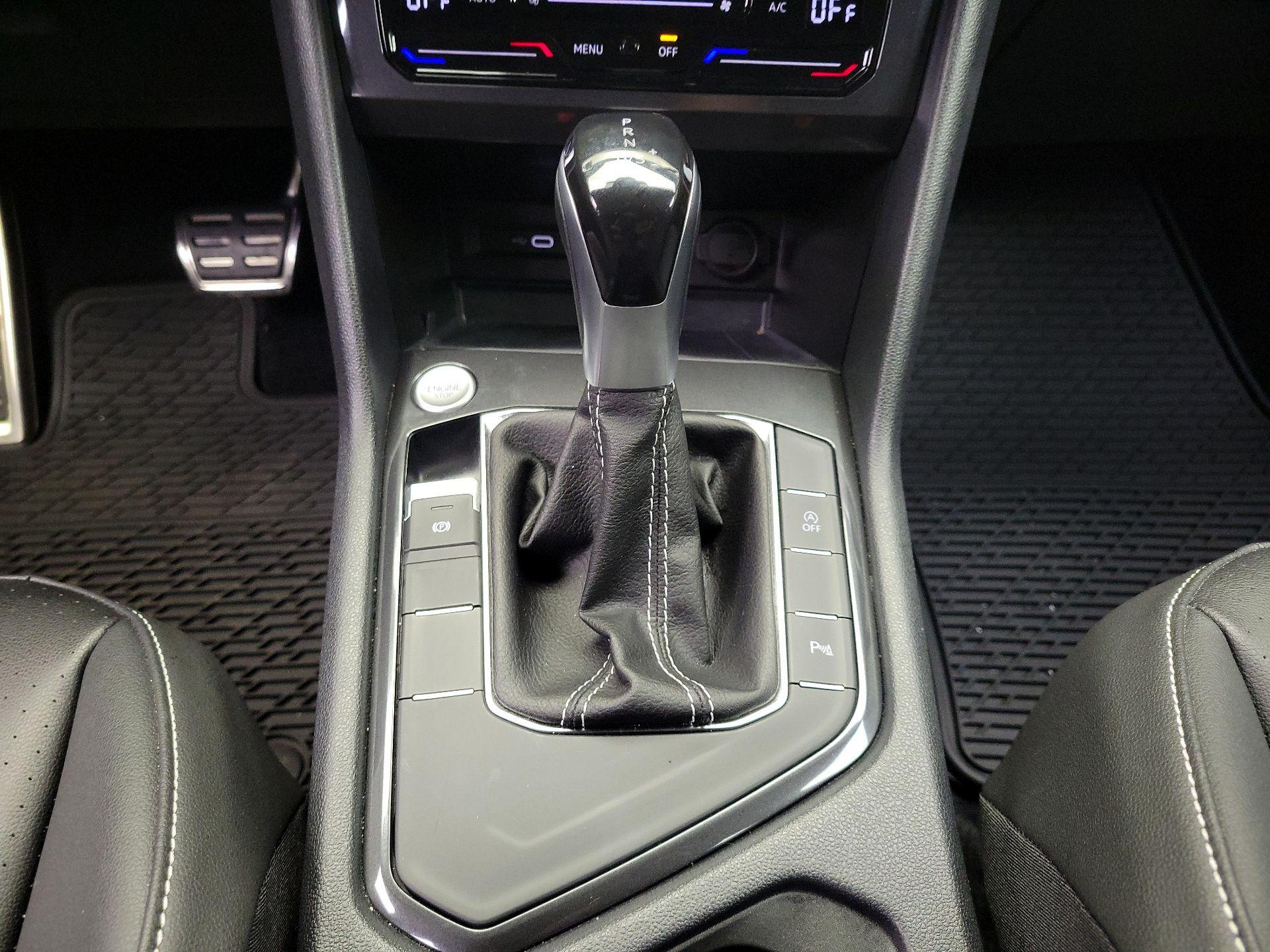 Thumbnail: 2023 Volkswagen Tiguan - 17