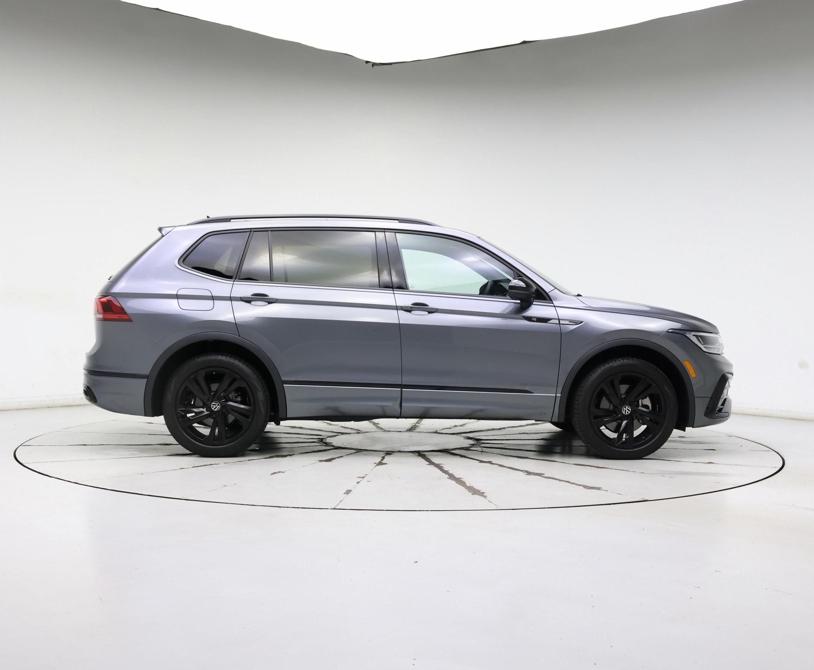 Thumbnail: 2023 Volkswagen Tiguan - 7