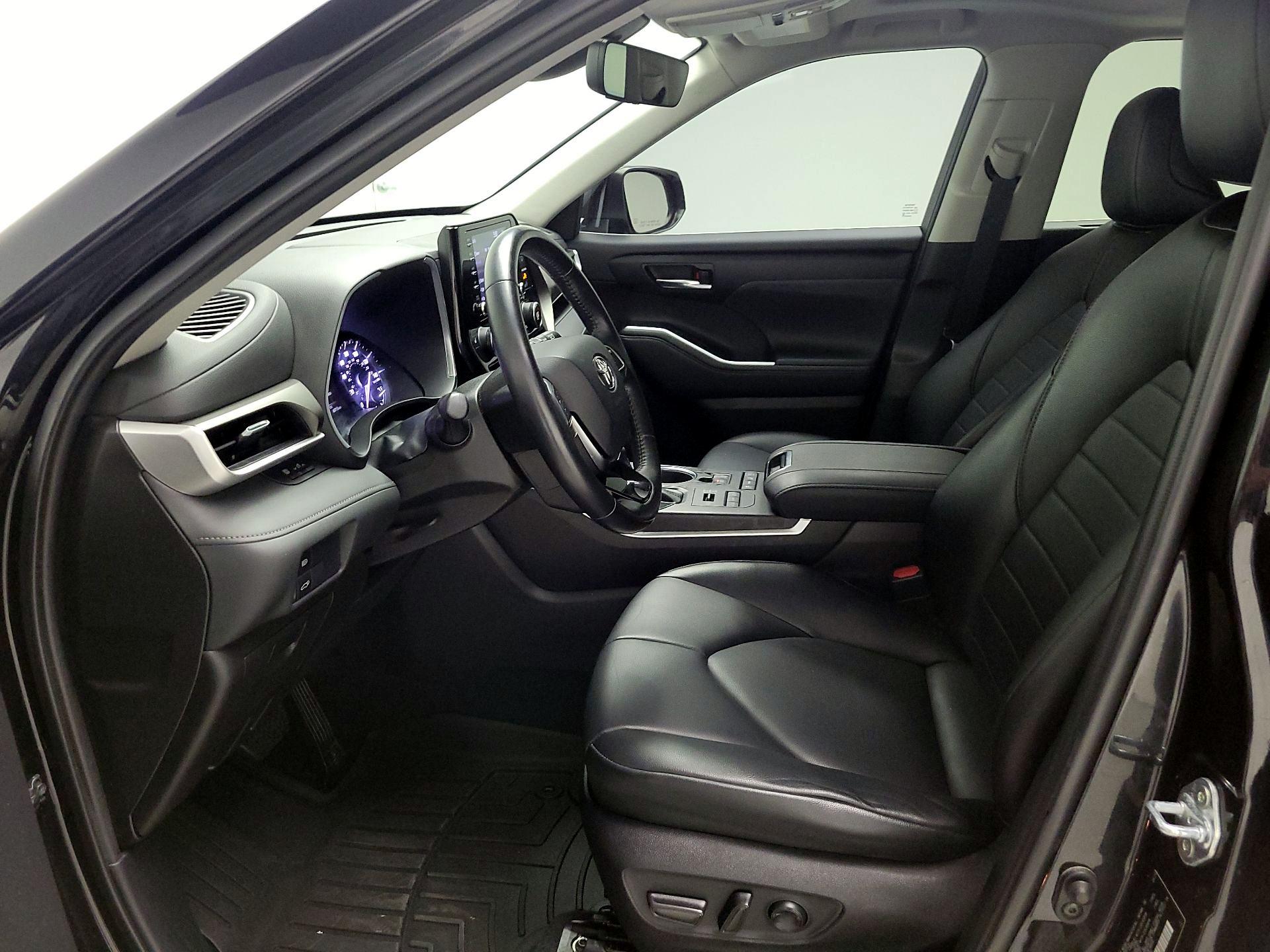 Thumbnail: 2021 Toyota Highlander - 11