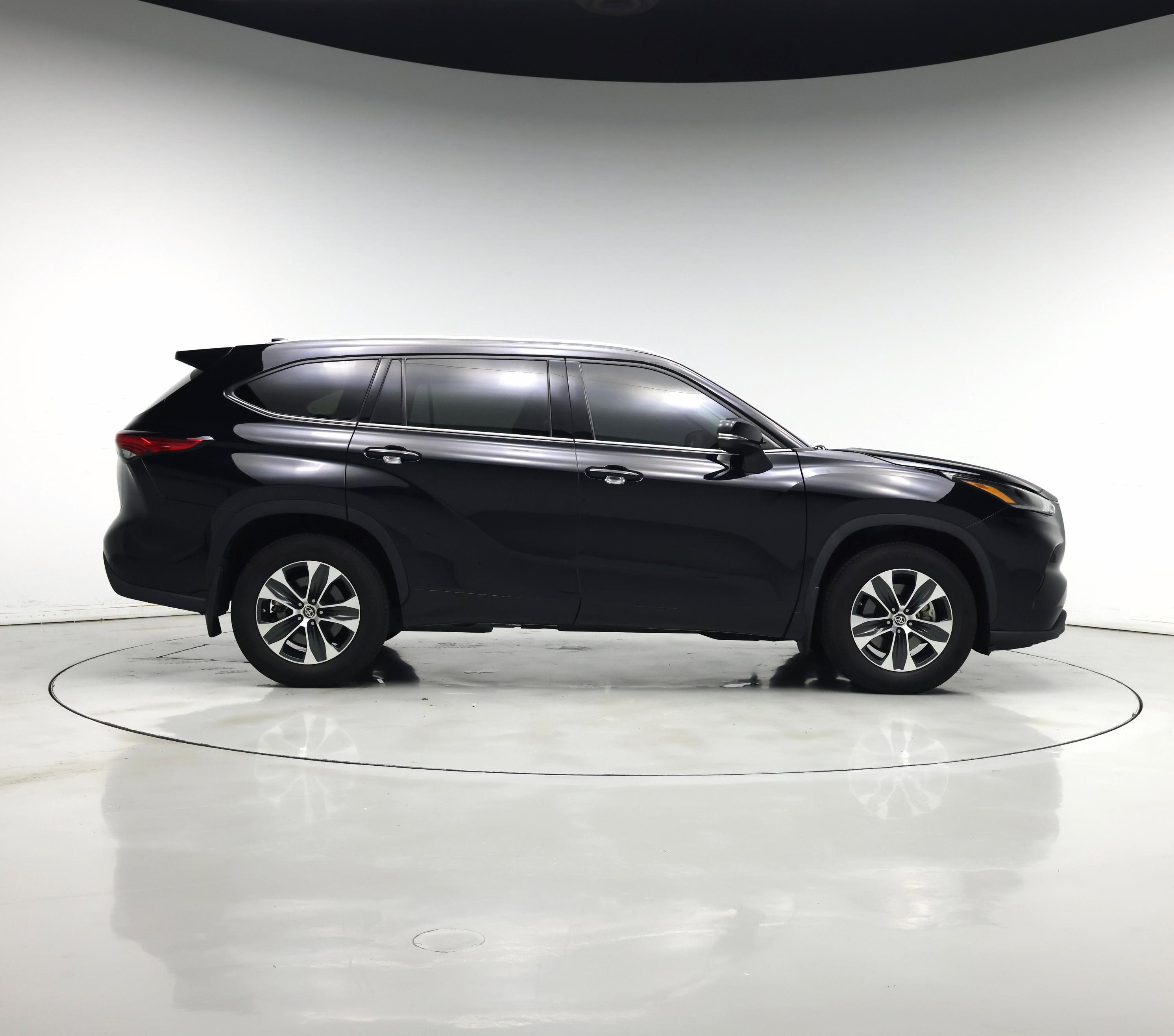 Thumbnail: 2021 Toyota Highlander - 7