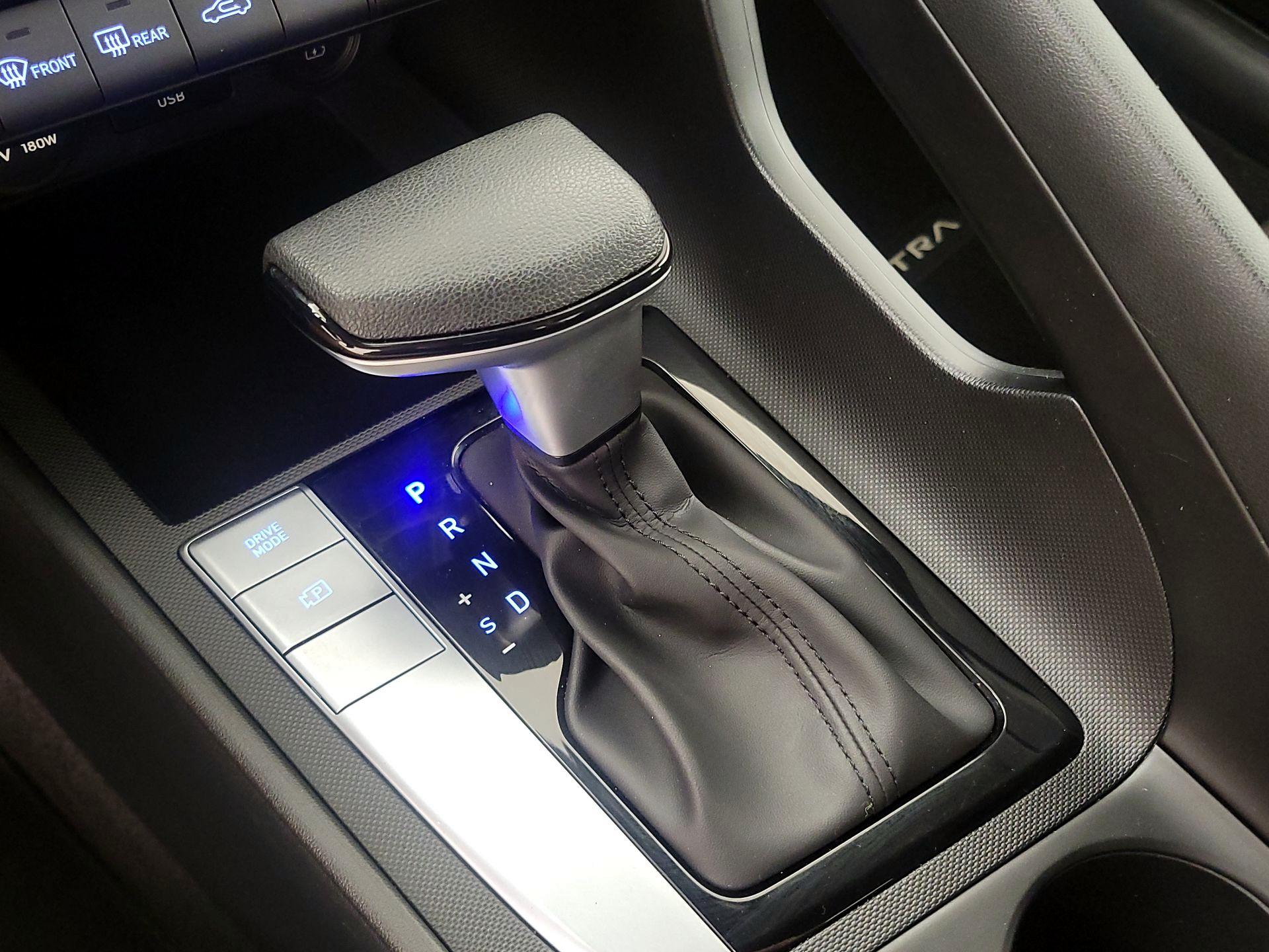 Thumbnail: 2023 Hyundai Elantra - 17