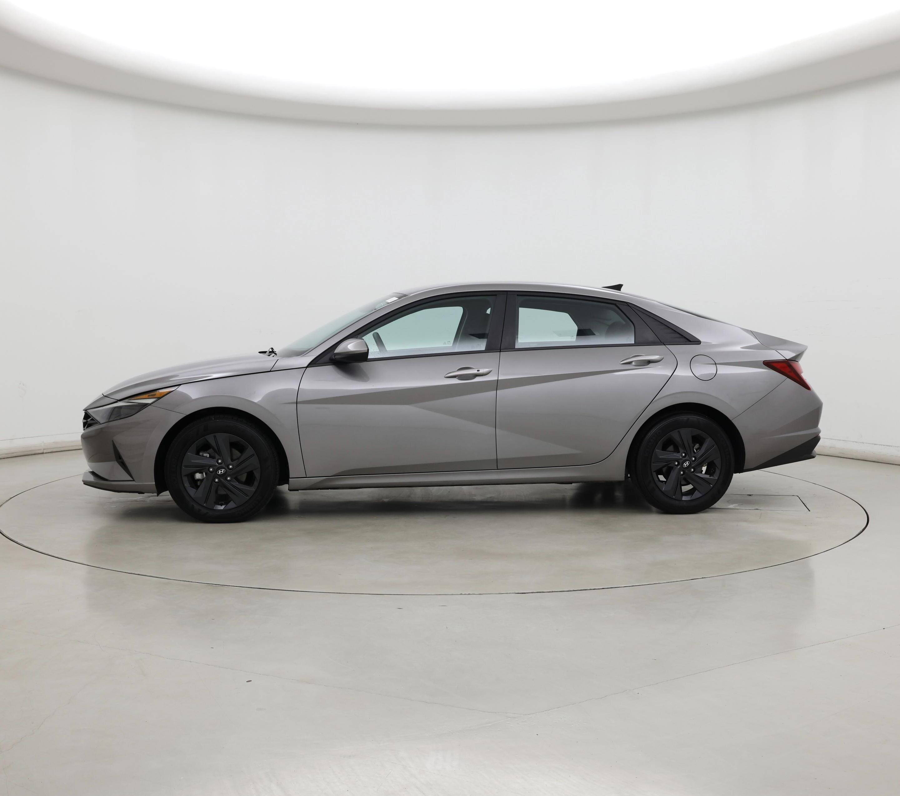 Thumbnail: 2023 Hyundai Elantra - 3