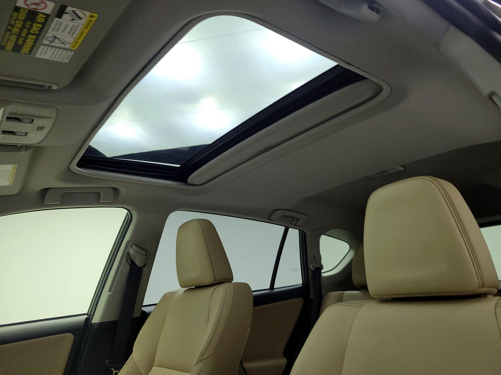 Thumbnail: 2015 Toyota RAV4 - 19