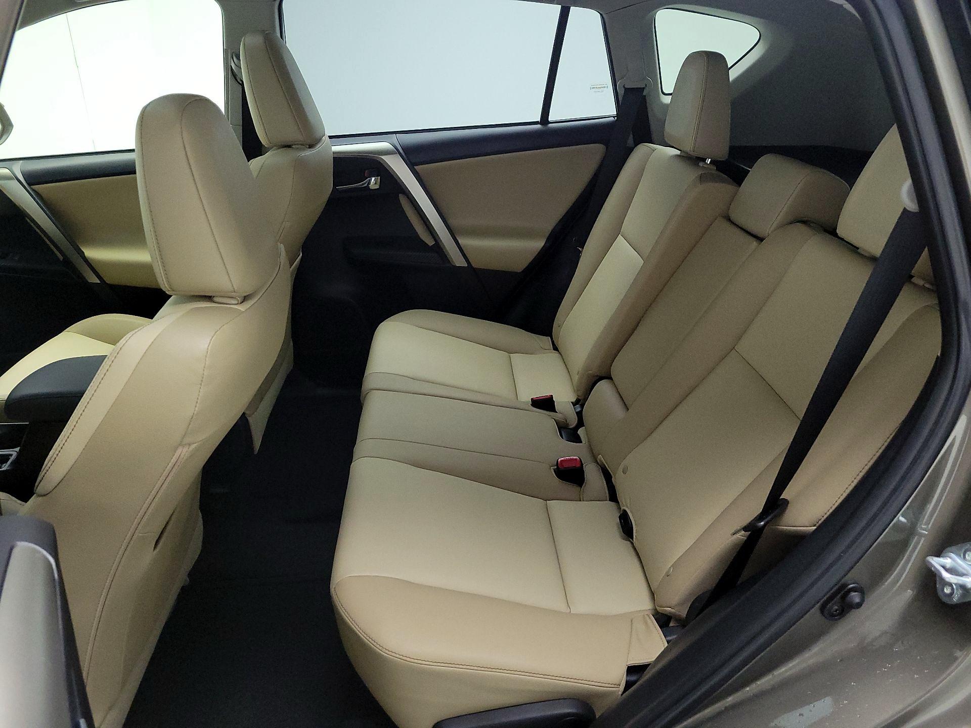 Thumbnail: 2015 Toyota RAV4 - 20