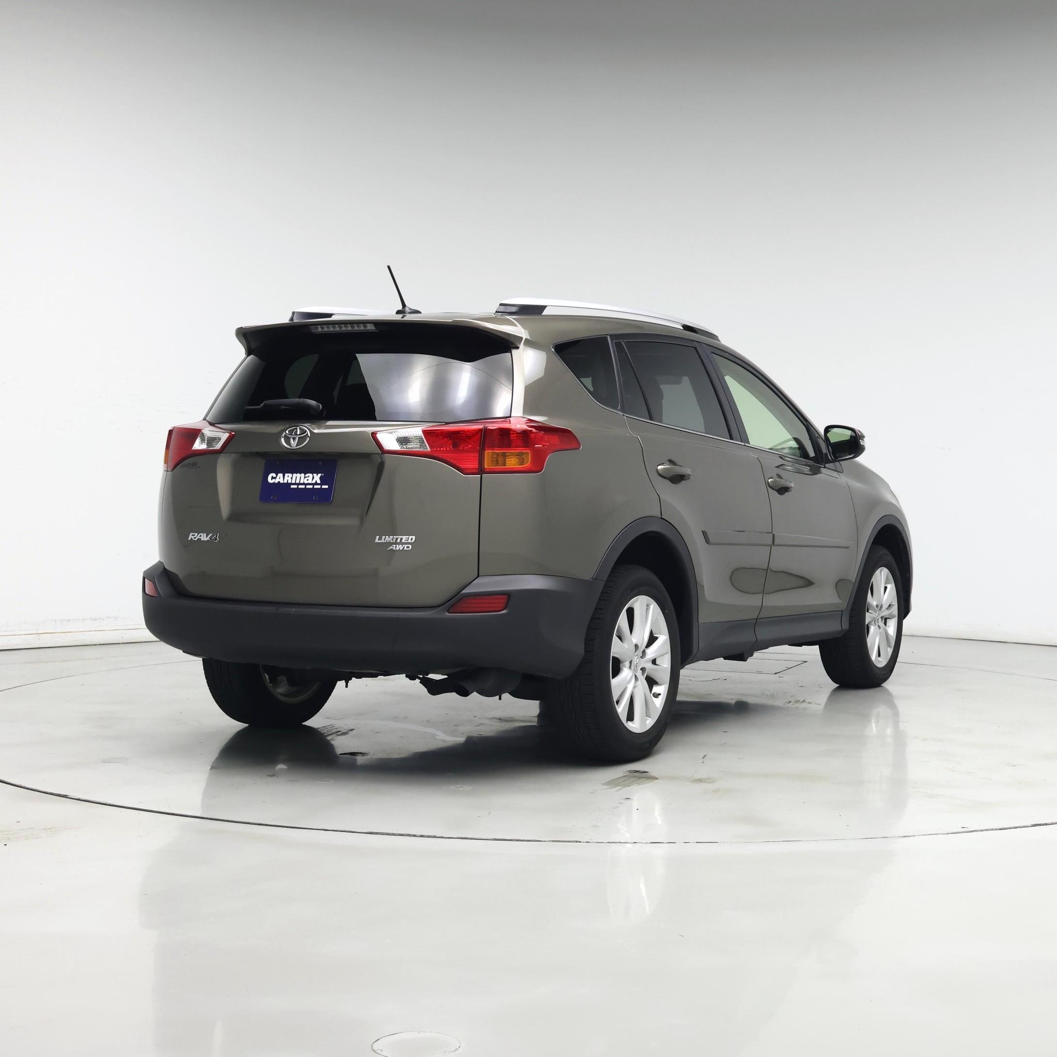 Thumbnail: 2015 Toyota RAV4 - 8
