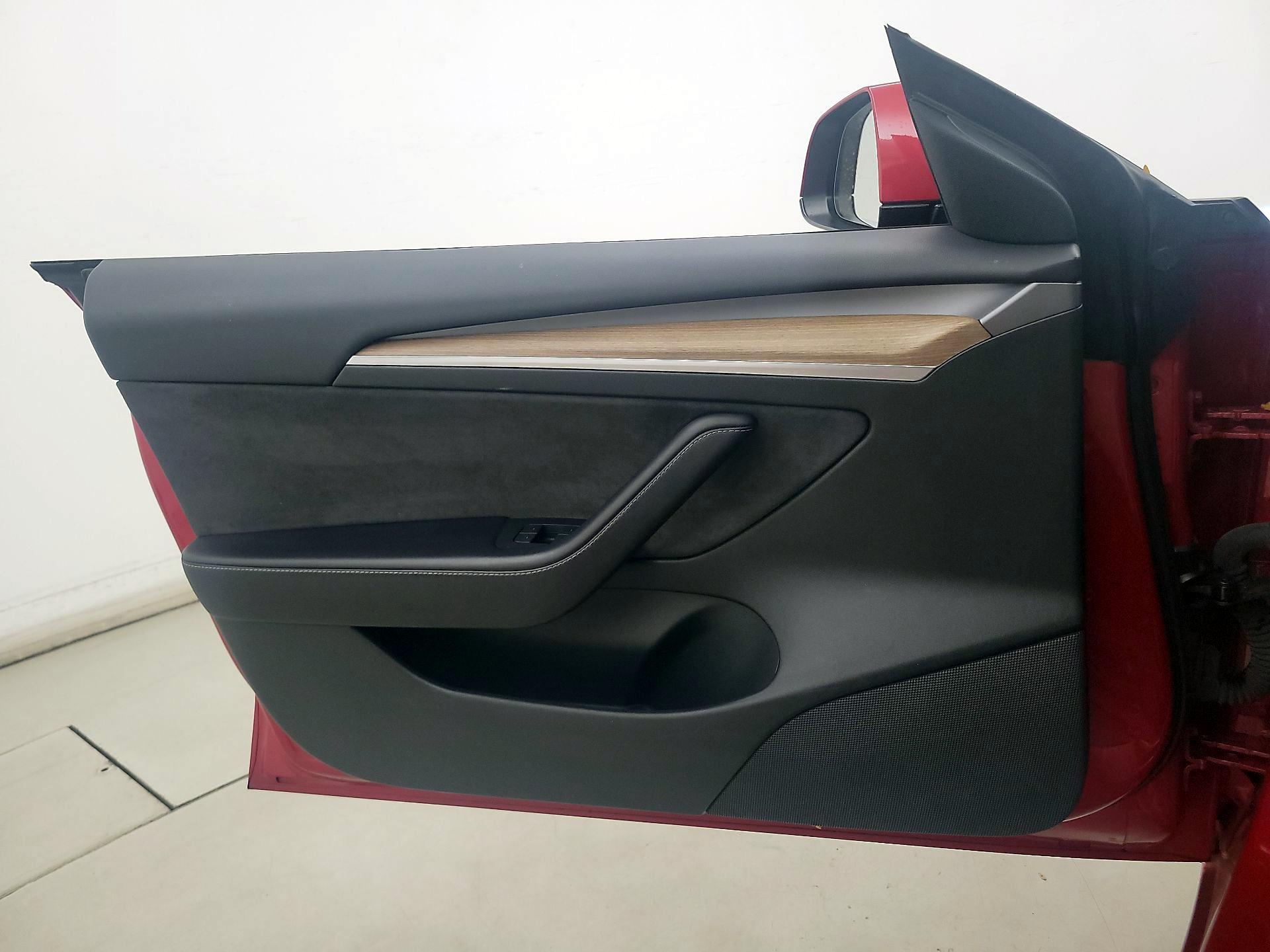 Thumbnail: 2023 Tesla Model 3 - 12