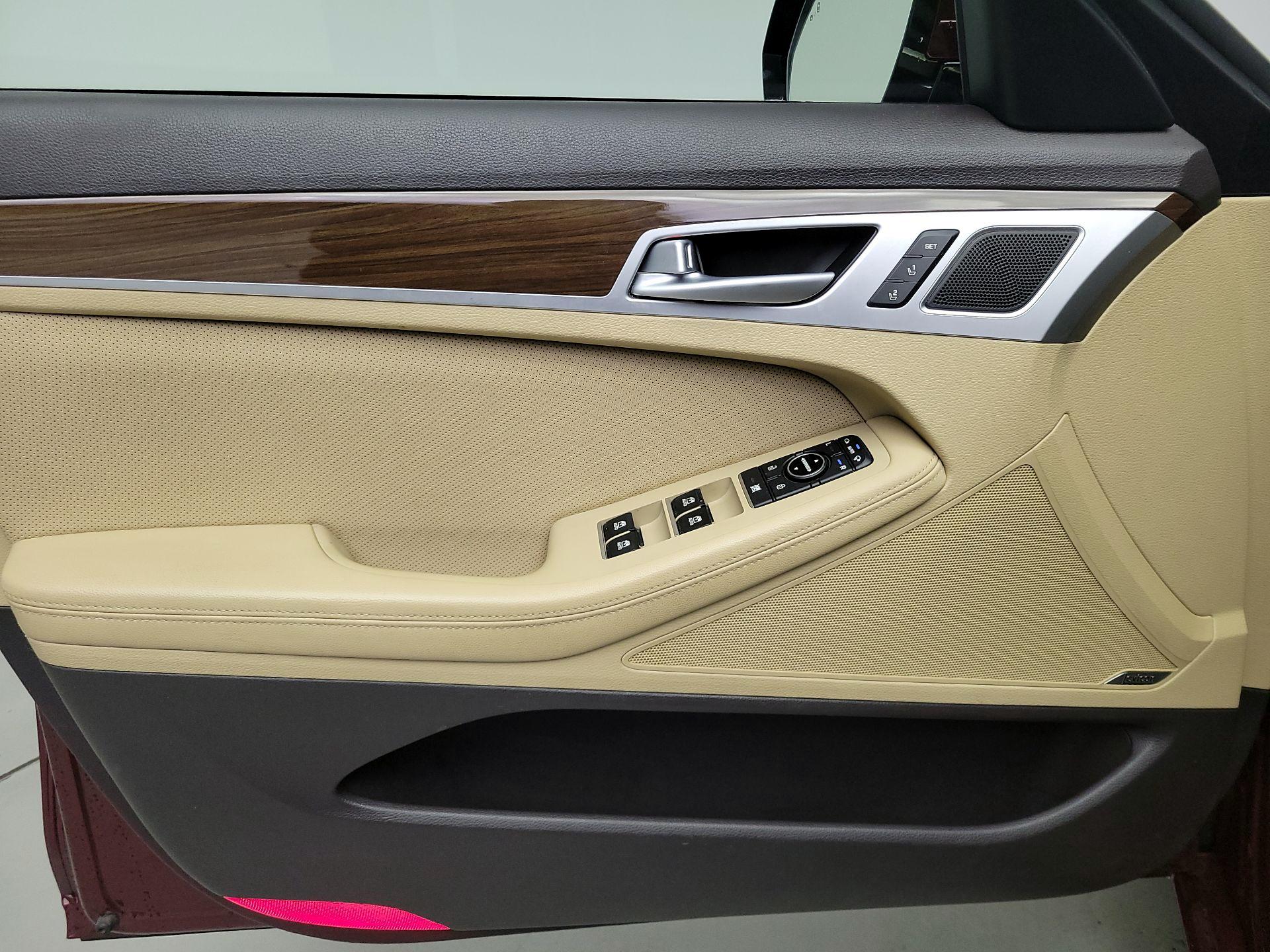 Thumbnail: 2015 Hyundai Genesis - 12