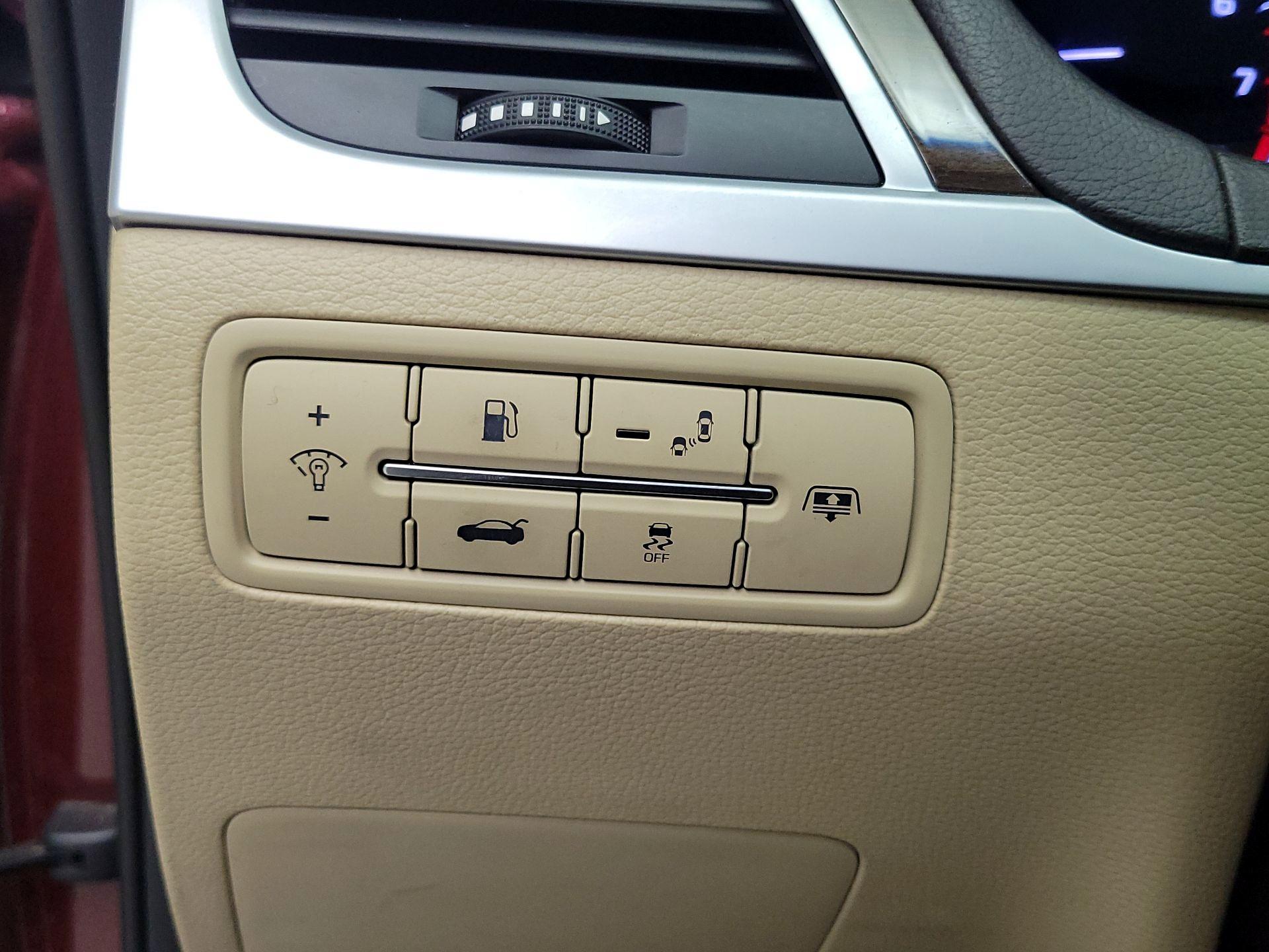 Thumbnail: 2015 Hyundai Genesis - 13