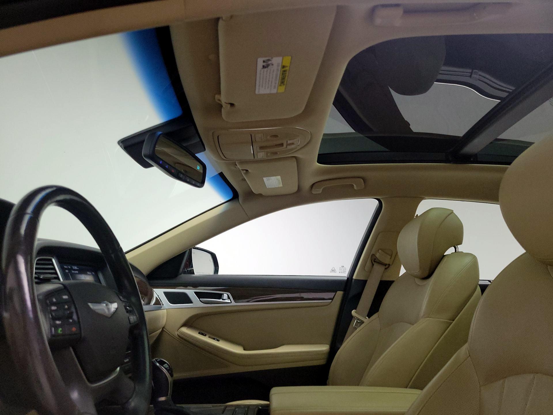 Thumbnail: 2015 Hyundai Genesis - 20