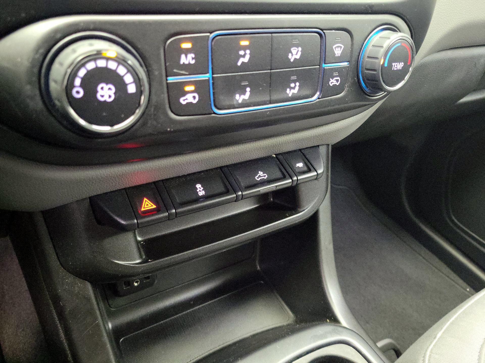 Thumbnail: 2022 Chevrolet Colorado - 16