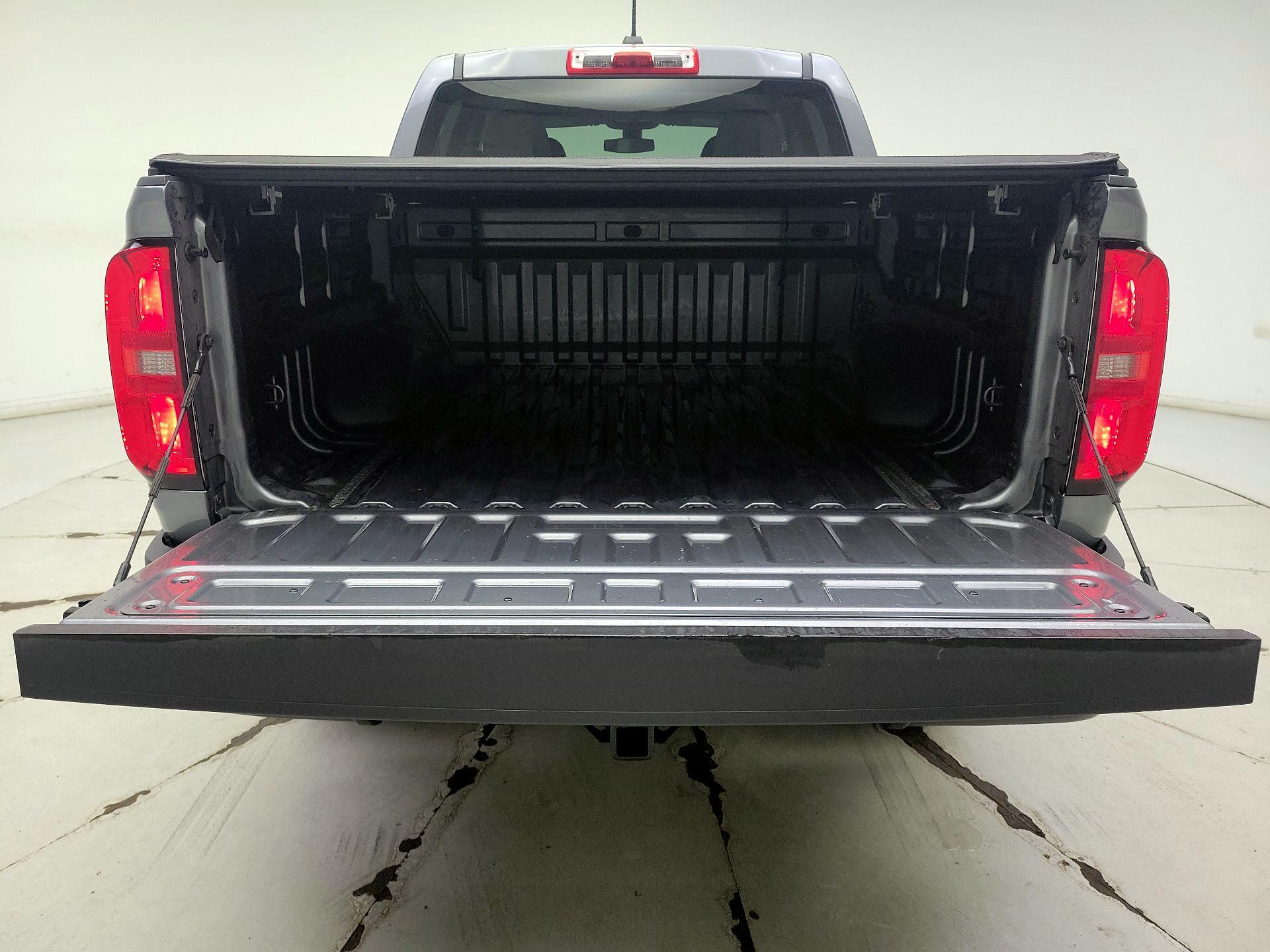 Thumbnail: 2022 Chevrolet Colorado - 20