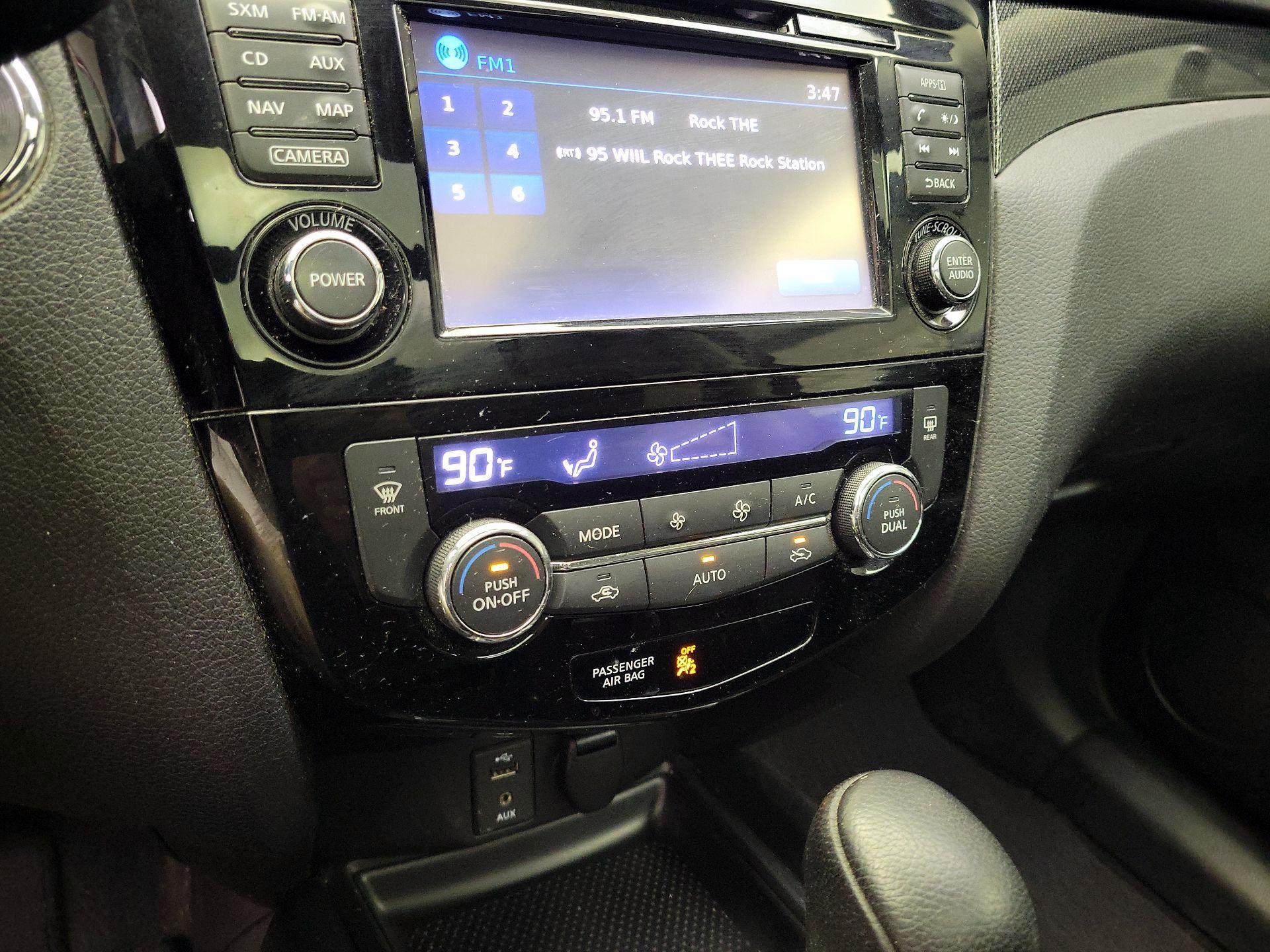 Thumbnail: 2016 Nissan Rogue - 17