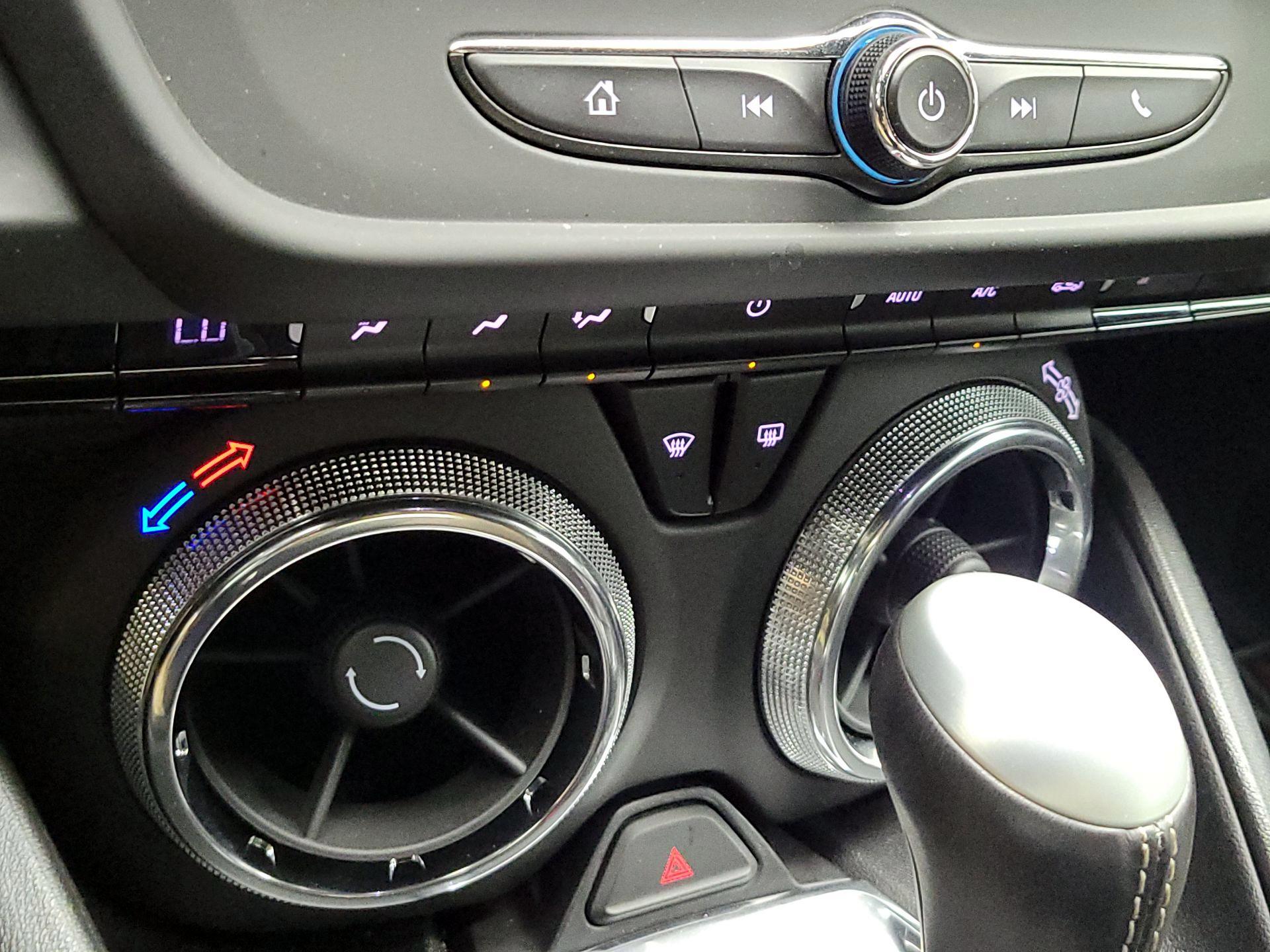 Thumbnail: 2018 Chevrolet Camaro - 16