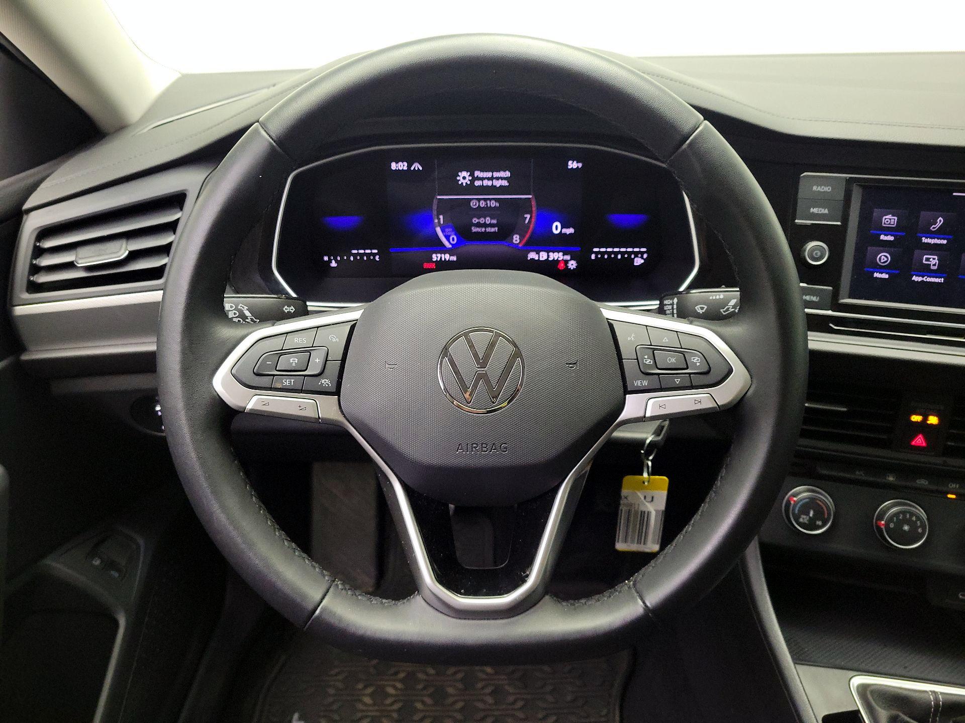 Thumbnail: 2024 Volkswagen Jetta - 10