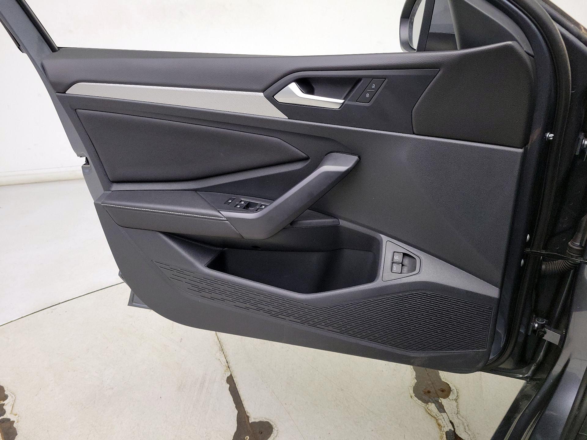 Thumbnail: 2024 Volkswagen Jetta - 12