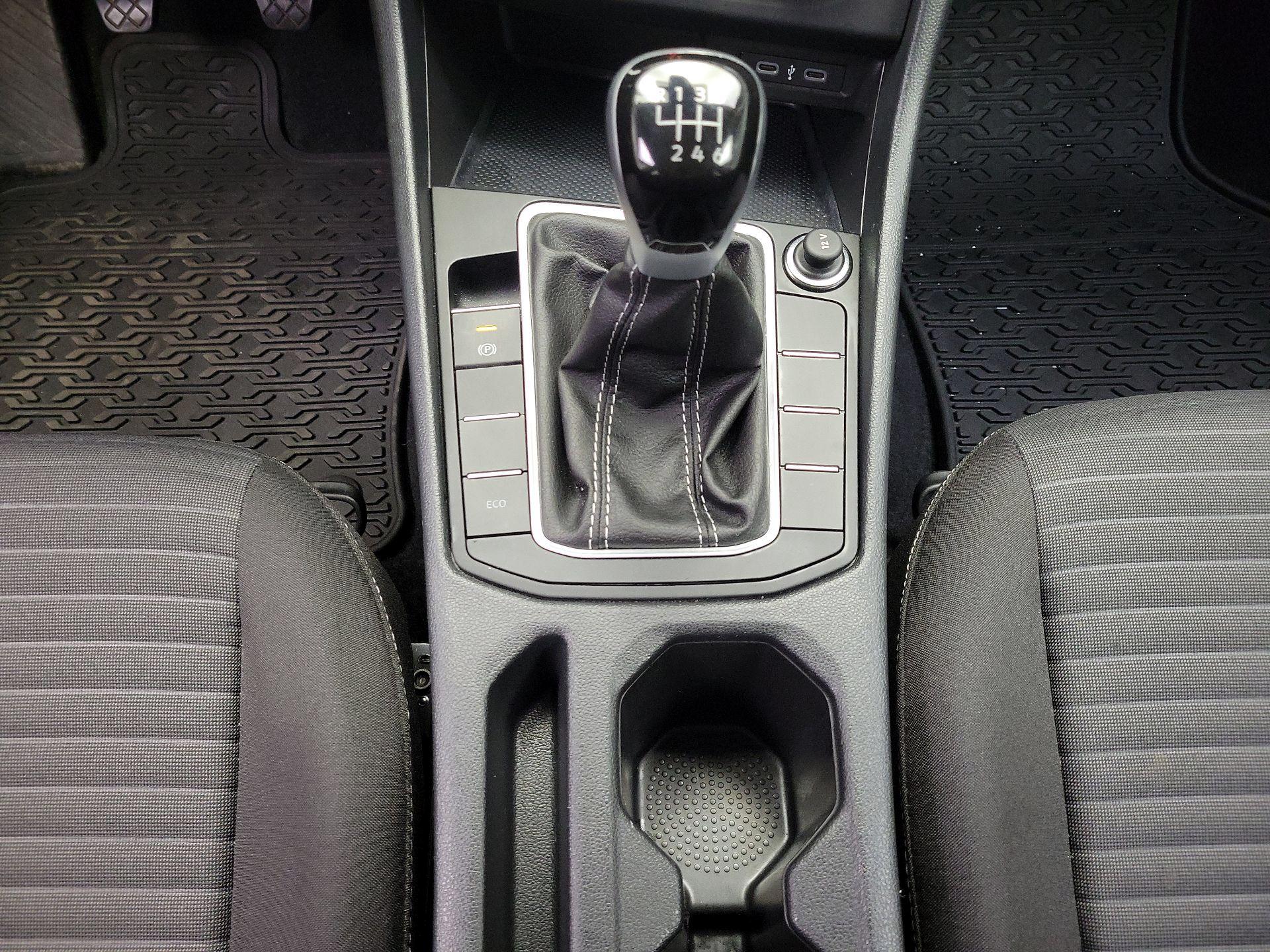 Thumbnail: 2024 Volkswagen Jetta - 17