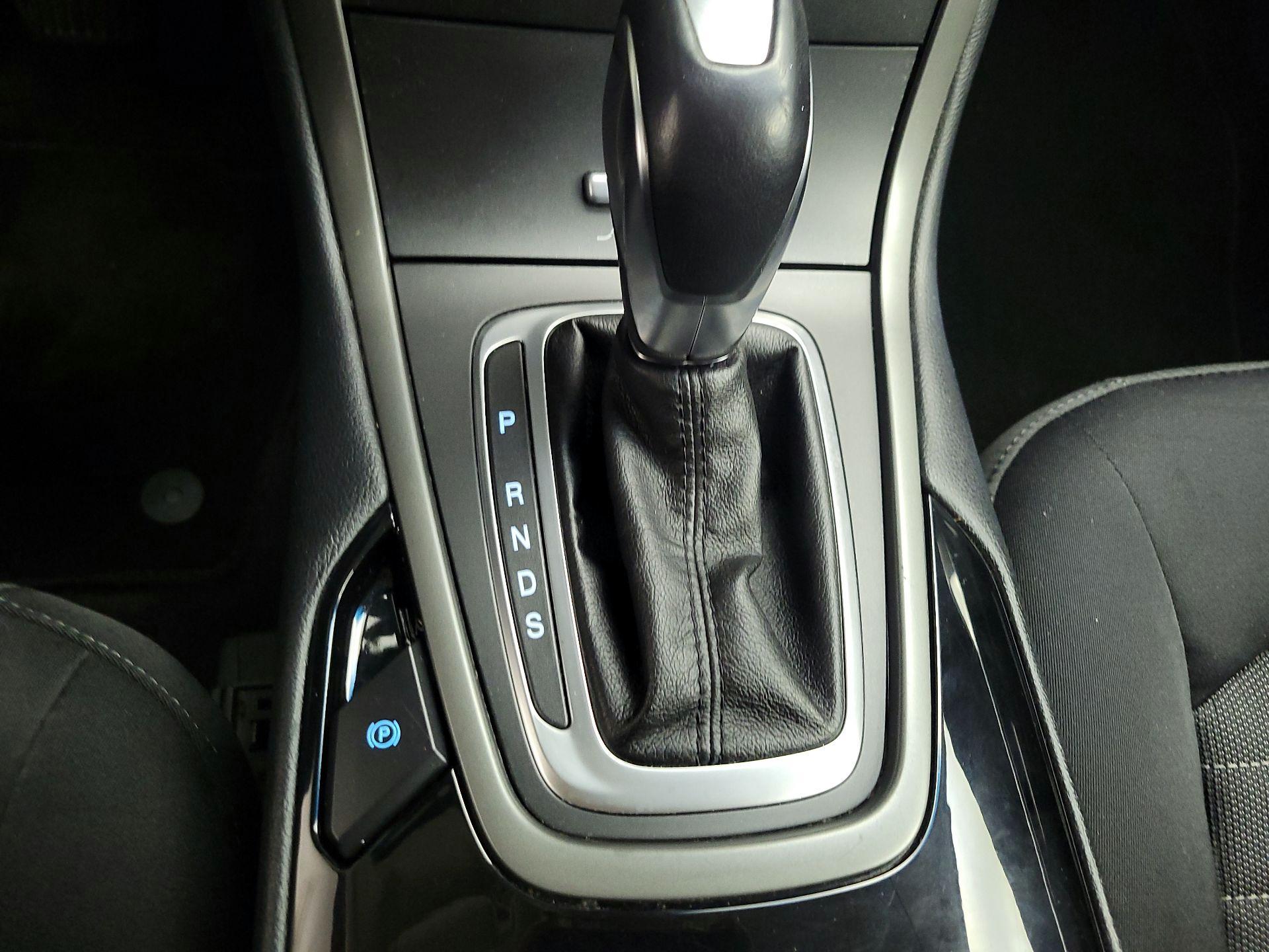 Thumbnail: 2016 Ford Edge - 17