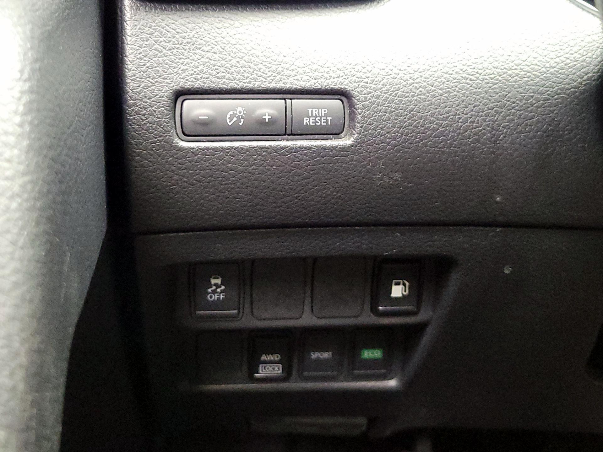 Thumbnail: 2018 Nissan Rogue - 13