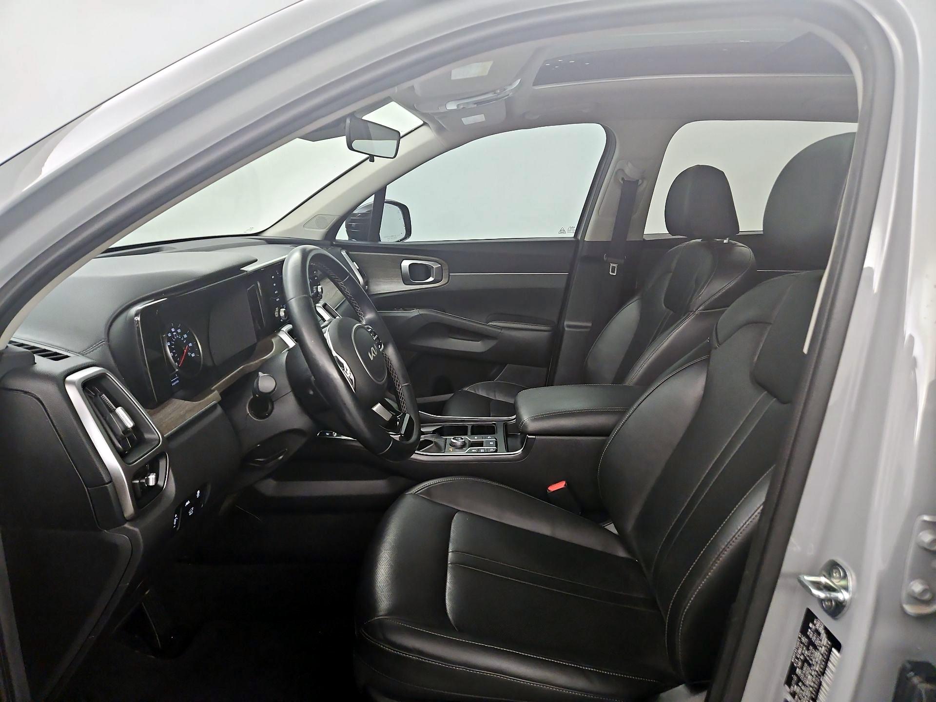 Thumbnail: 2022 Kia Sorento - 11