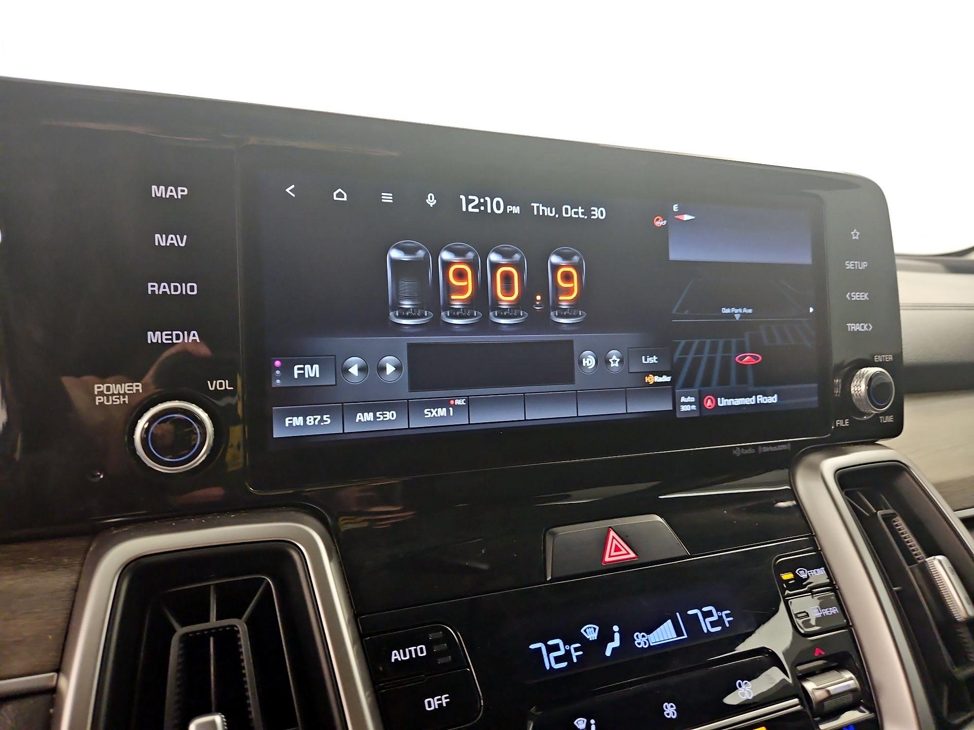 Thumbnail: 2022 Kia Sorento - 16