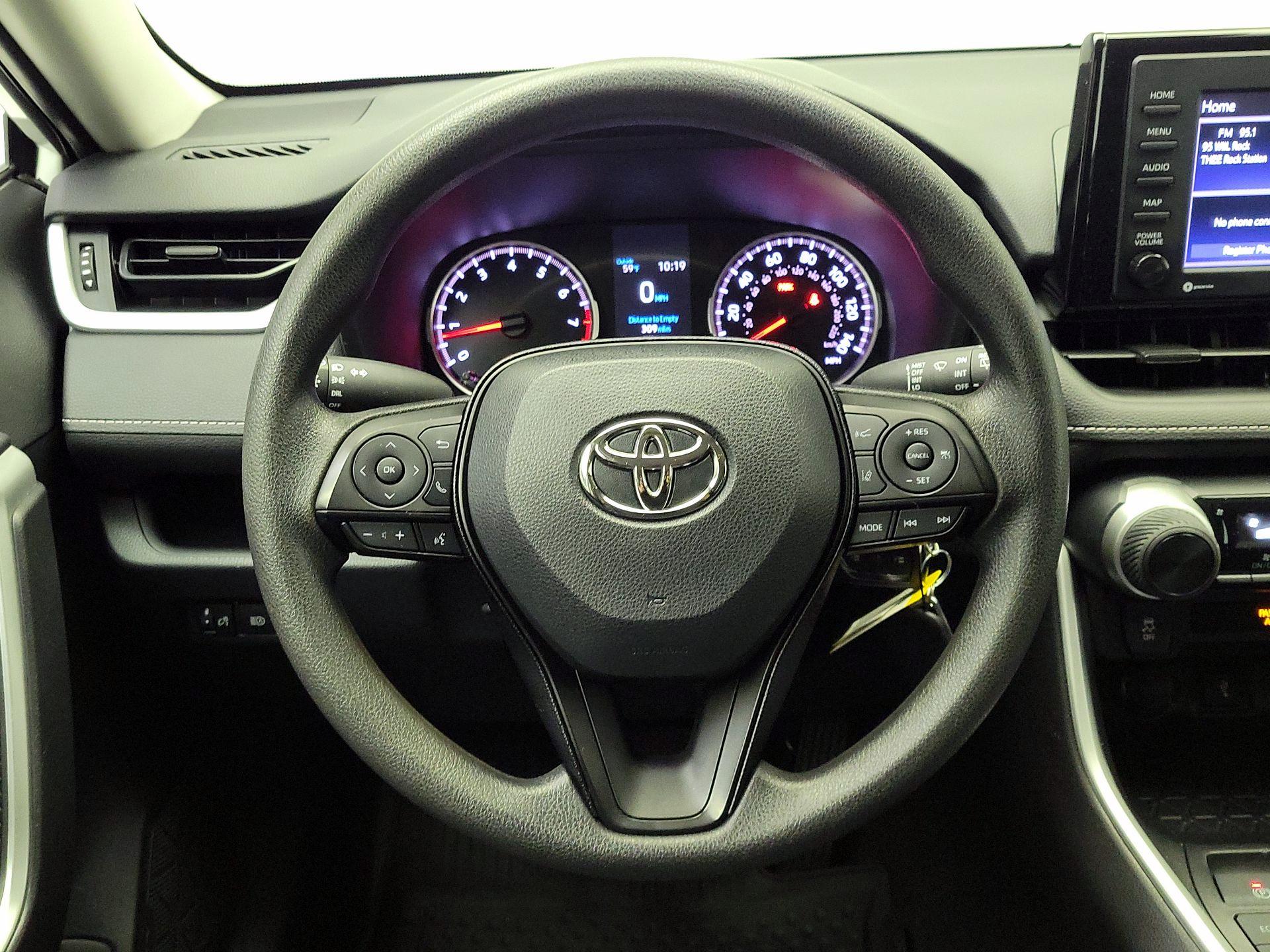 Thumbnail: 2020 Toyota RAV4 - 10