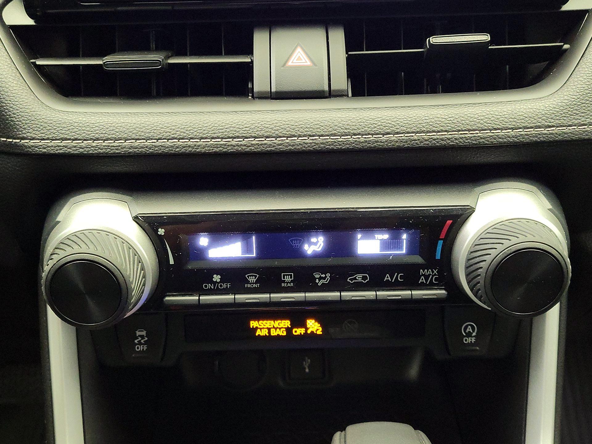 Thumbnail: 2020 Toyota RAV4 - 16