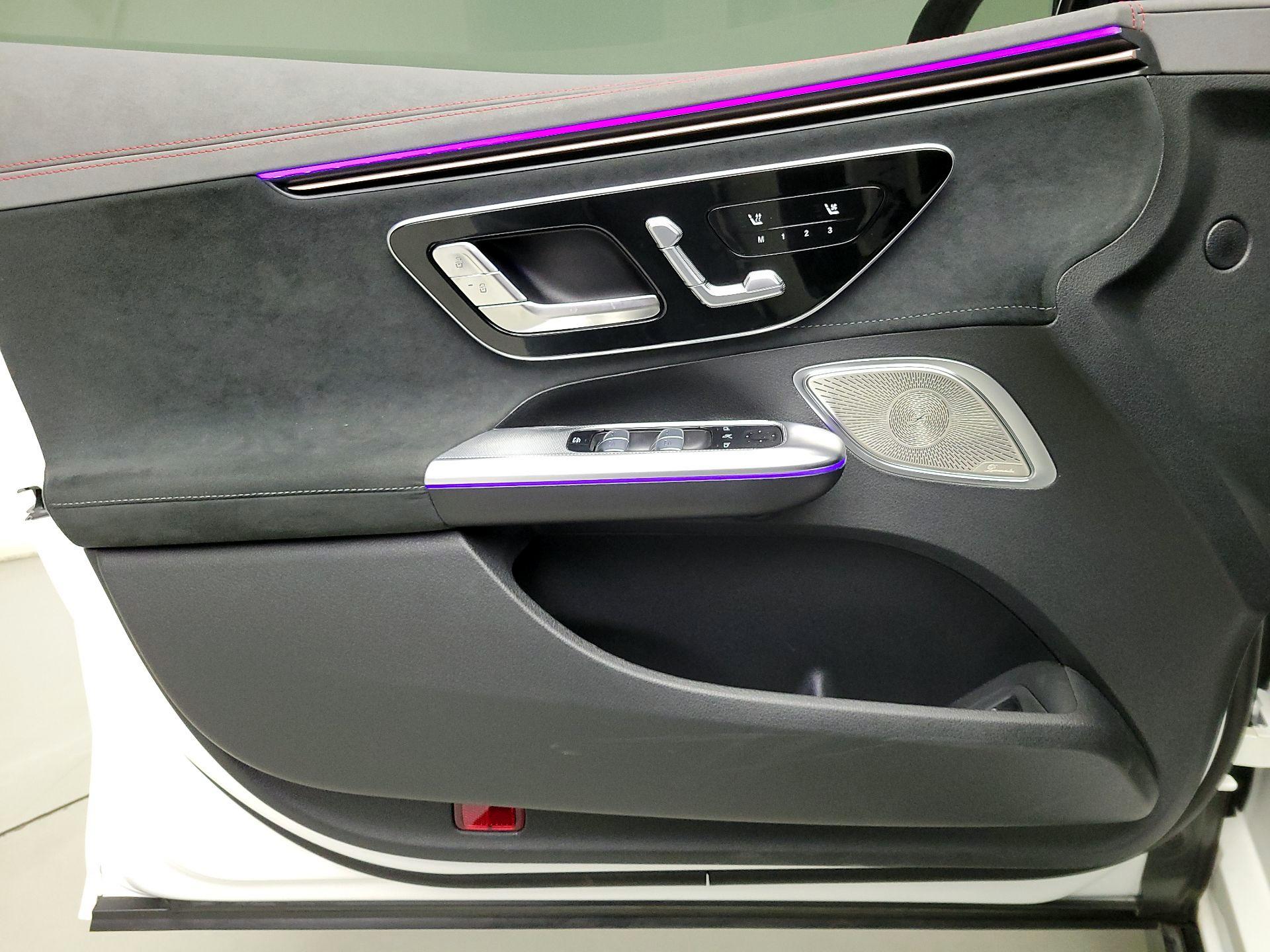 Thumbnail: 2025 Mercedes-Benz EQE - 12