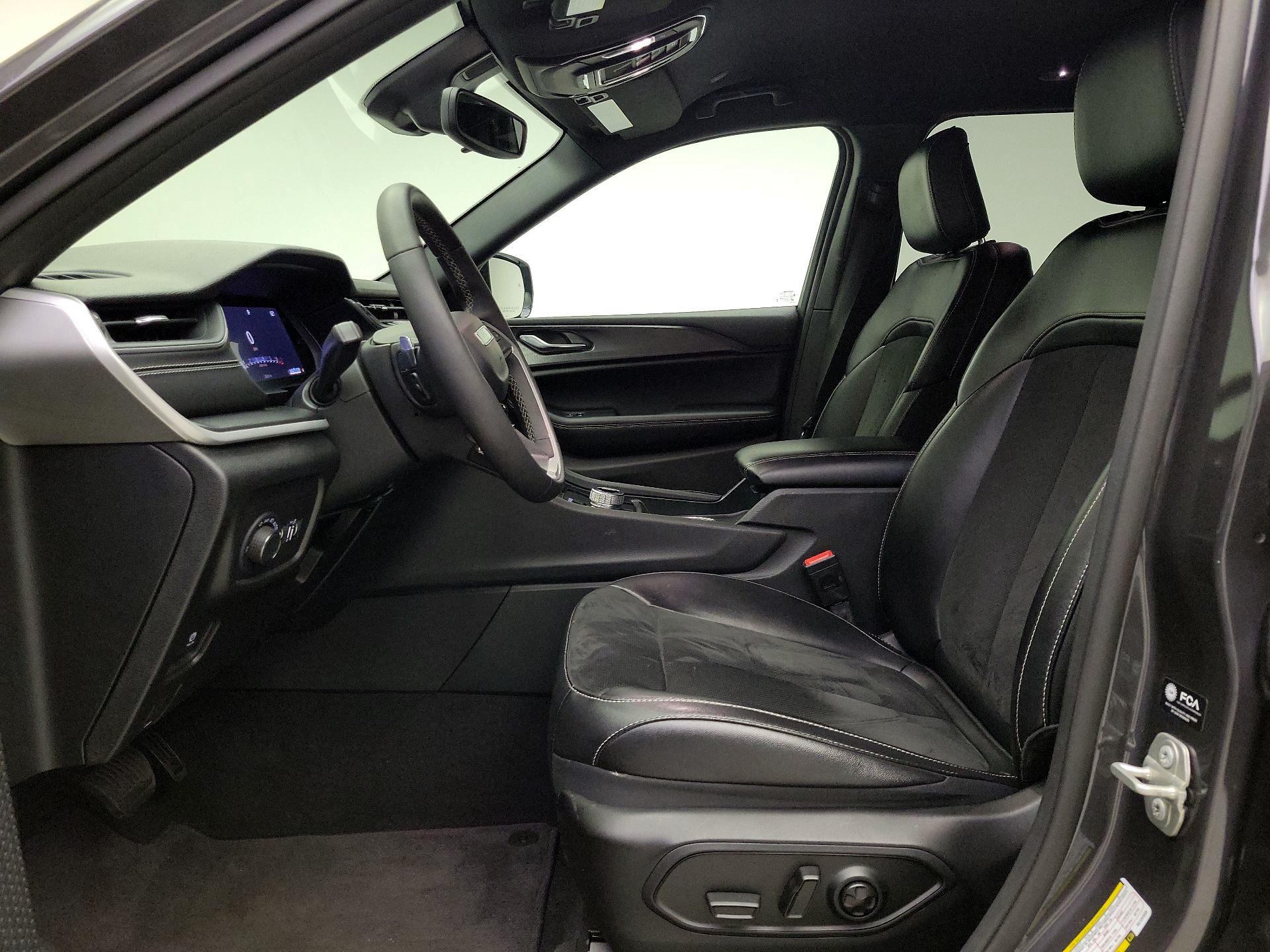 Thumbnail: 2024 Jeep Grand Cherokee - 11